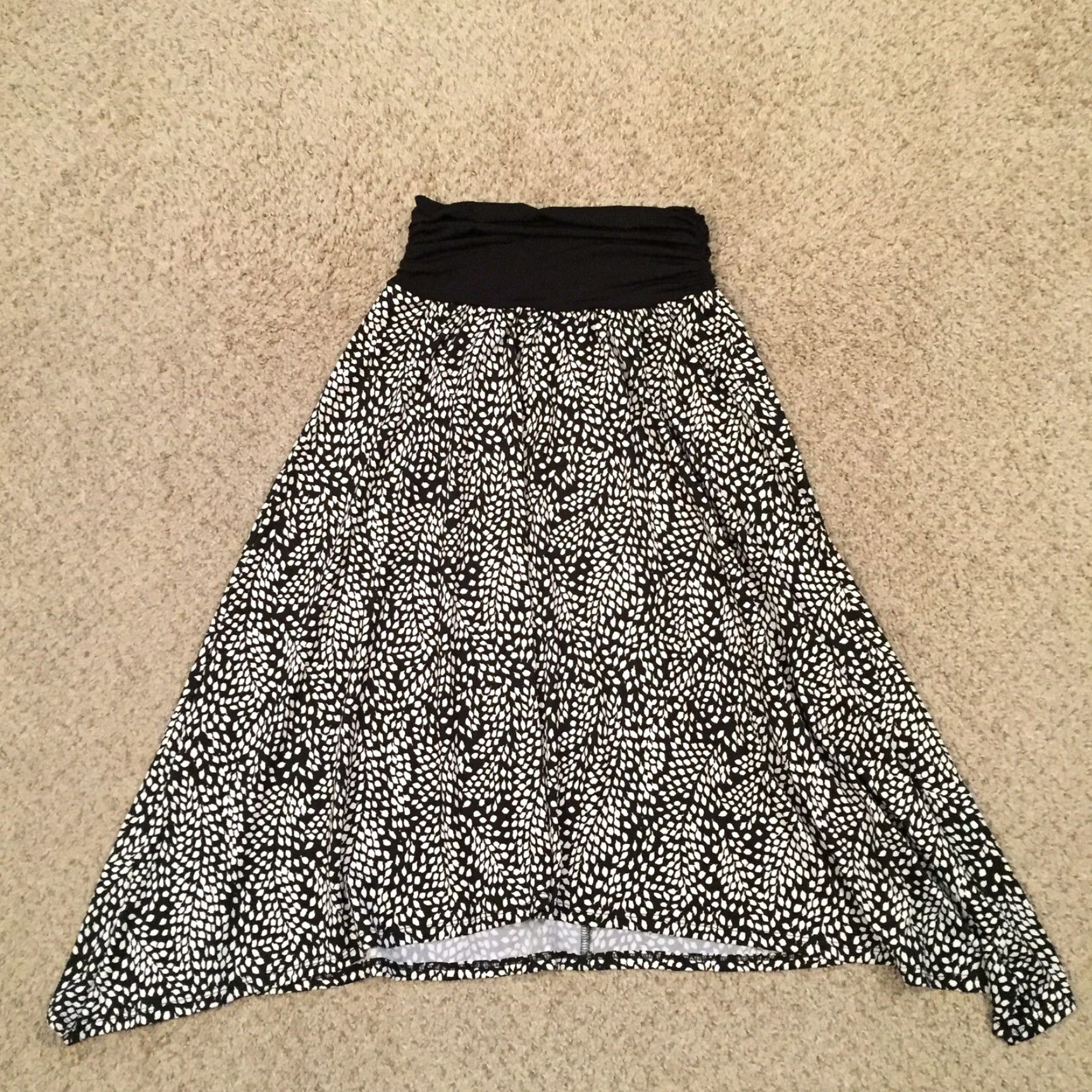 Apt. 9 Apt 9 Skirt PM Black White Floral Knee Length Pull On Elastic Waist Flare Womens Regular Size 32" / US 10 / IT 46 - 2 Thumbnail