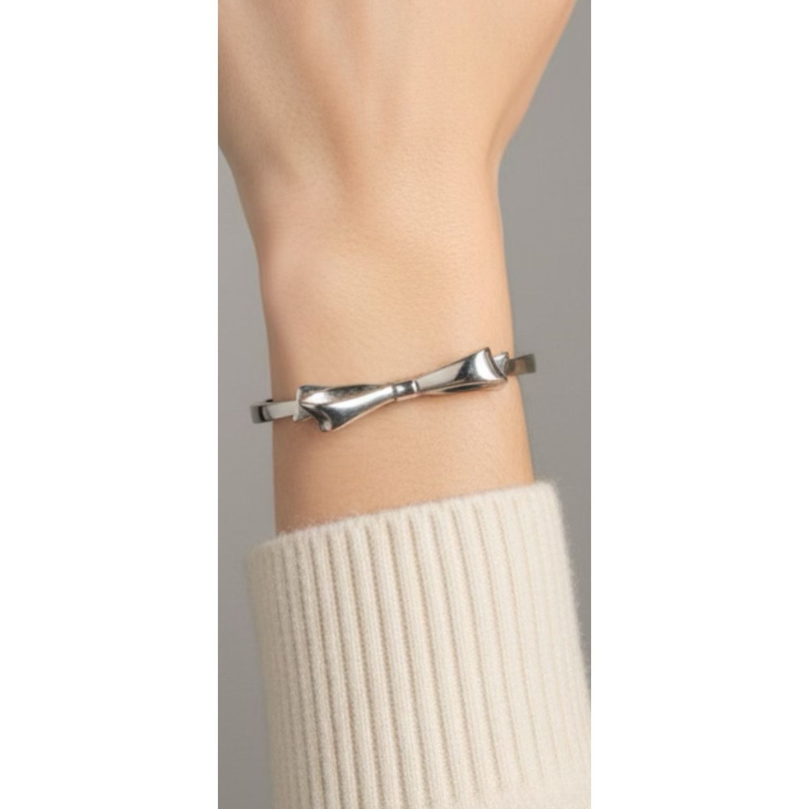 Kate Spade Kate Spade Silver Tone Bow Hinged Bangle Size 7 Size ONE SIZE - 1 Thumbnail