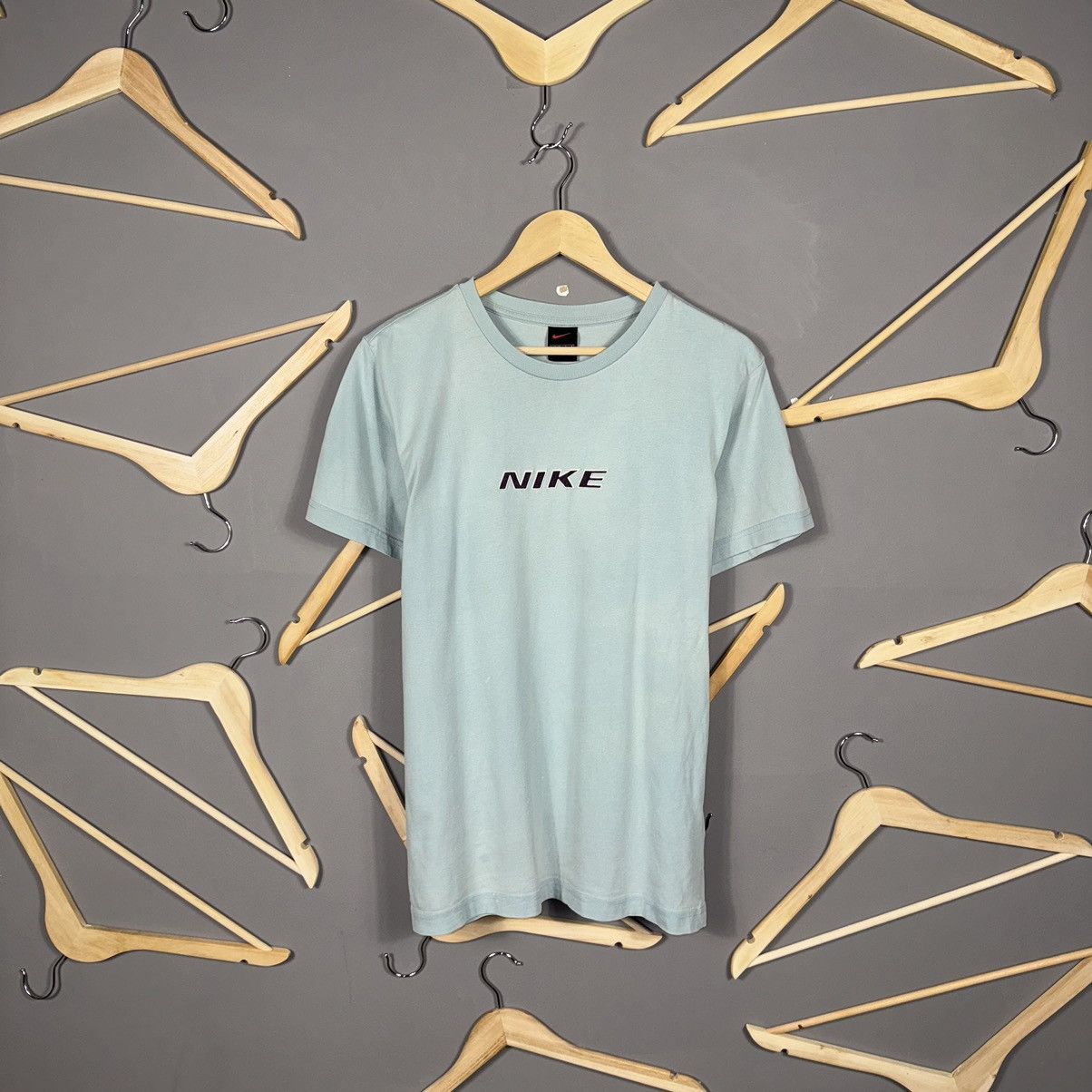 Nike × Vintage Vintage Nike Central Logo T-shirt Size L / US 10 / IT 46 - 1 Thumbnail