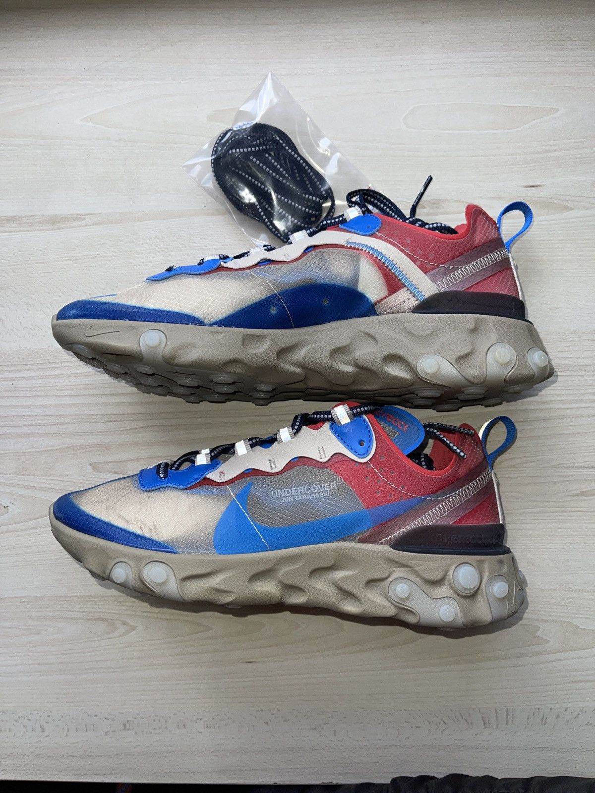 Nike × Undercover Nike React Element 87 Undecover Beige Chalk/Signal Blue US7 Size US 7 / EU 40 - 4 Thumbnail