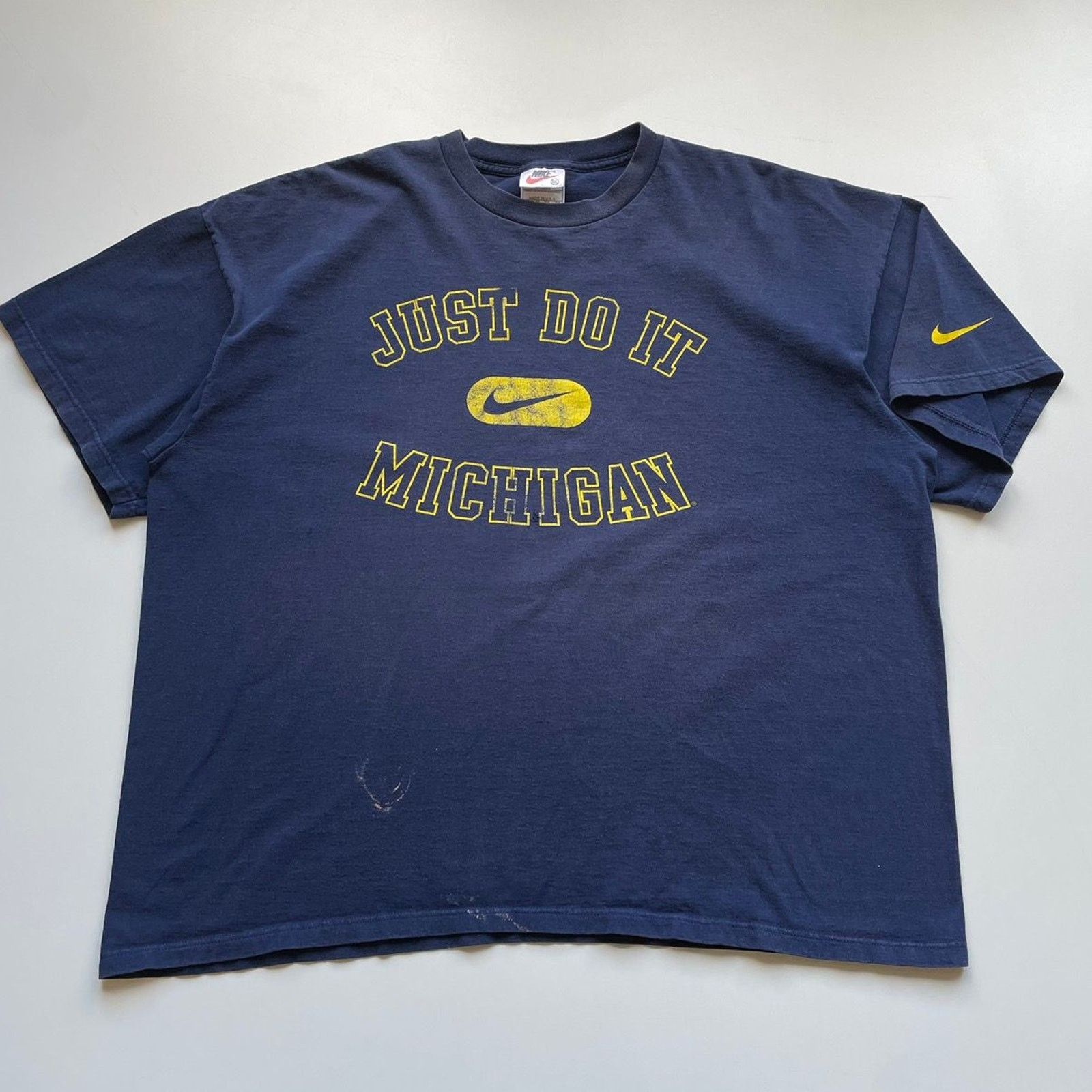 Vintage 90s Nike Michigan NCAA Just Do It Swoosh T Shirt XXL