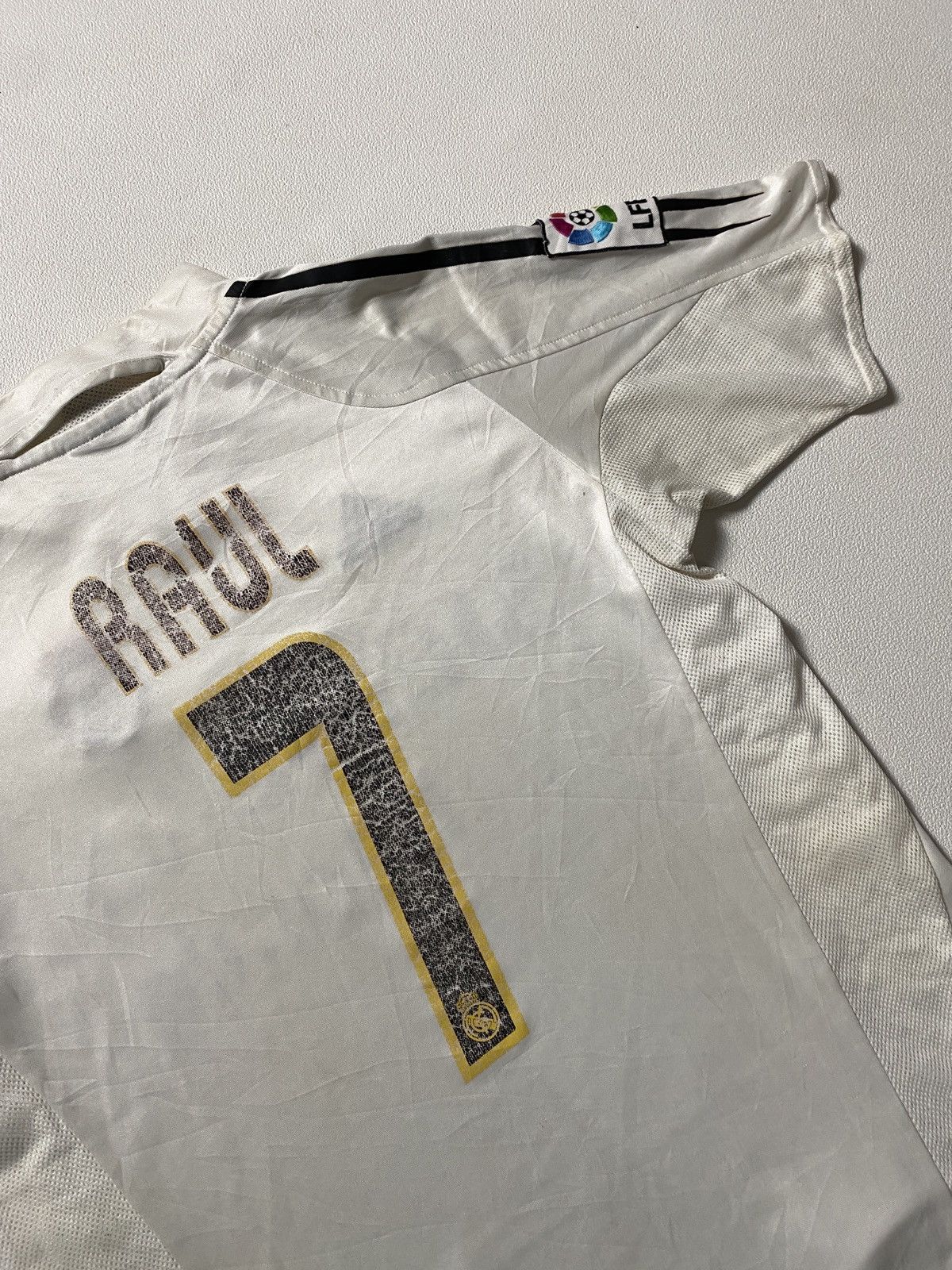 Adidas VINTAGE 2003 ADDIAS REAL MADRID RAUL HOME JERSEY Size US S / EU 44-46 / 1 - 10 Thumbnail