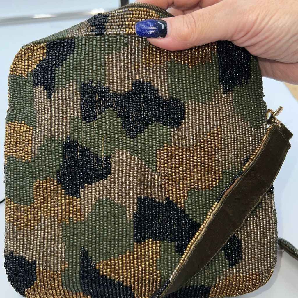 Other Moyna Fully Beaded Satin Back Camouflage Skull Crossbody Size ONE SIZE - 9 Thumbnail
