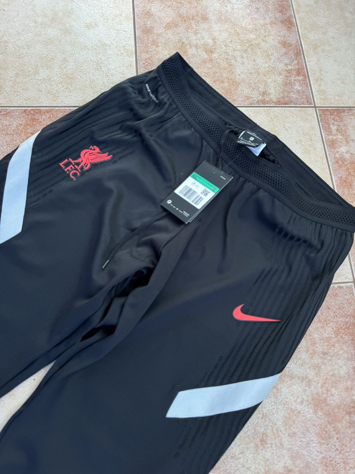 Nike Nike Liverpool 2020-2021 Soccer Drill Pants Football Jersey Size US 36 / EU 52 - 3 Thumbnail