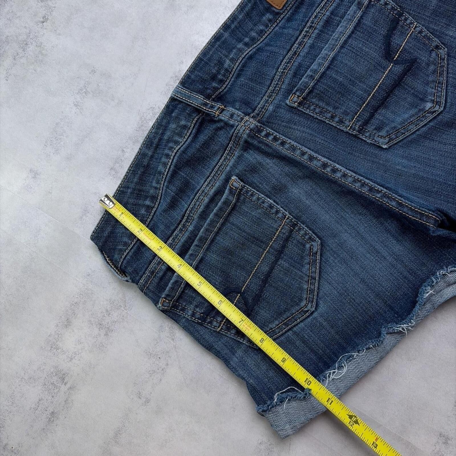American Eagle Outfitters Y2K Dark Wash American Eagle Grunge Mini Denim Shorts Size 27" / US 4 / IT 40 - 7 Thumbnail