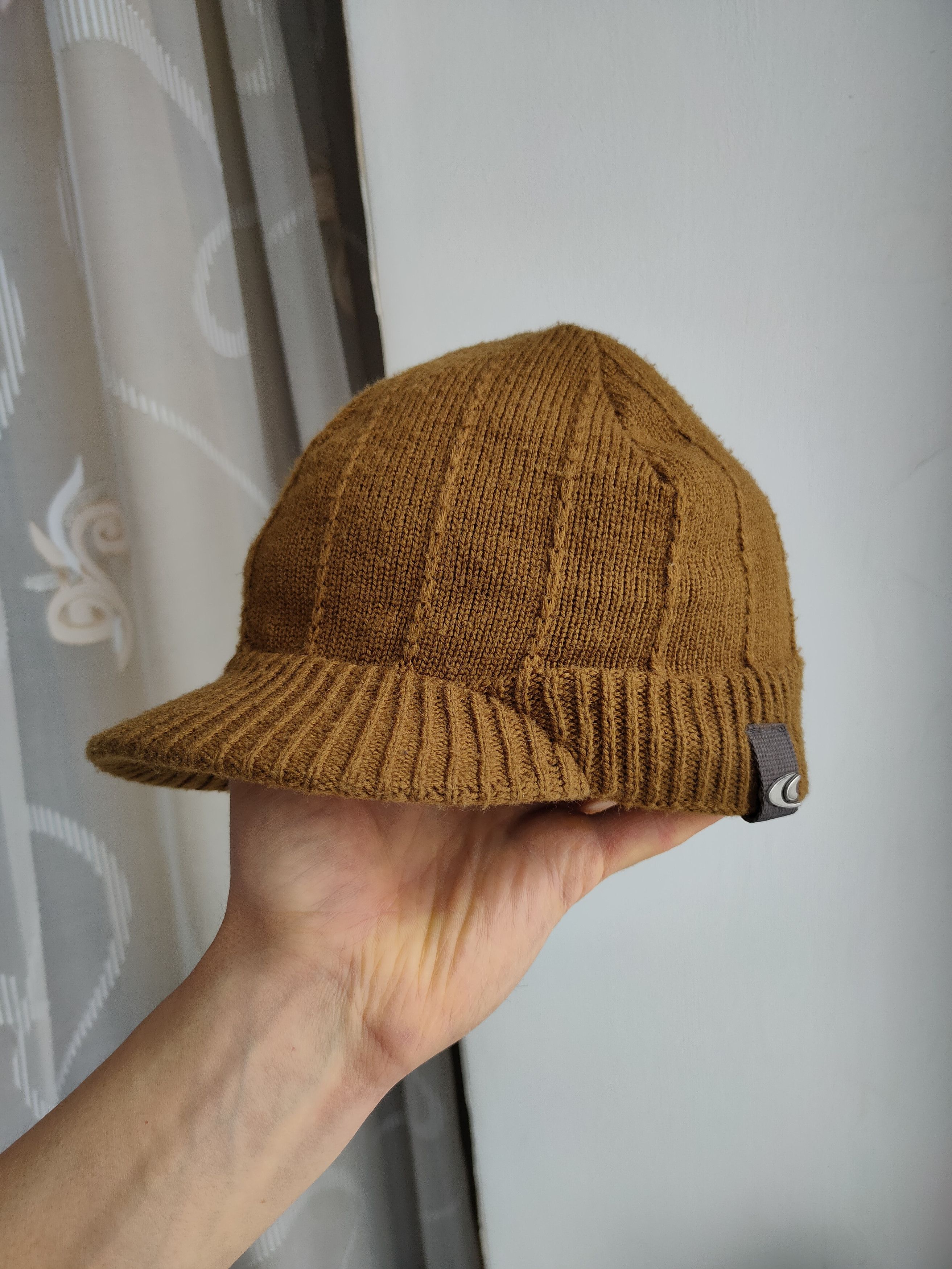 Salomon Vintage Y2K Salomon Knitted Beanie Hat With Visor Size ONE SIZE - 2 Thumbnail