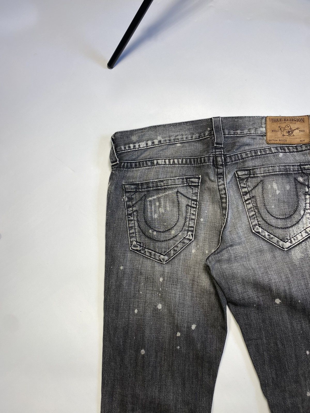 Hysteric Glamour × True Religion TRUE RELIGION RICKY RELAXED STRAIGHT DISTRESSED DENIM JEANS Size US 32 / EU 48 - 5 Thumbnail