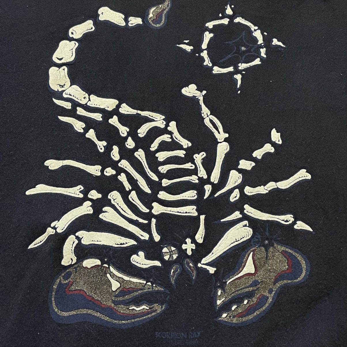 Vintage Vintage 90s SCORPION BAY Skeleton Scorpion Hoodie Sweatshirt Size US M / EU 48-50 / 2 - 9 Thumbnail