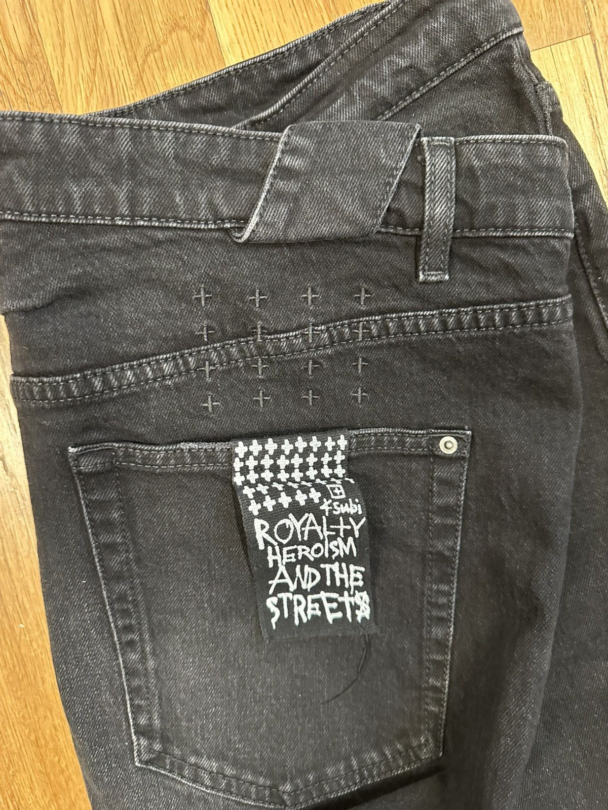 Ksubi Ksubi Knee Spell Patch Black Denim Jeans Size 40 Size US 40 / EU 56 - 4 Thumbnail