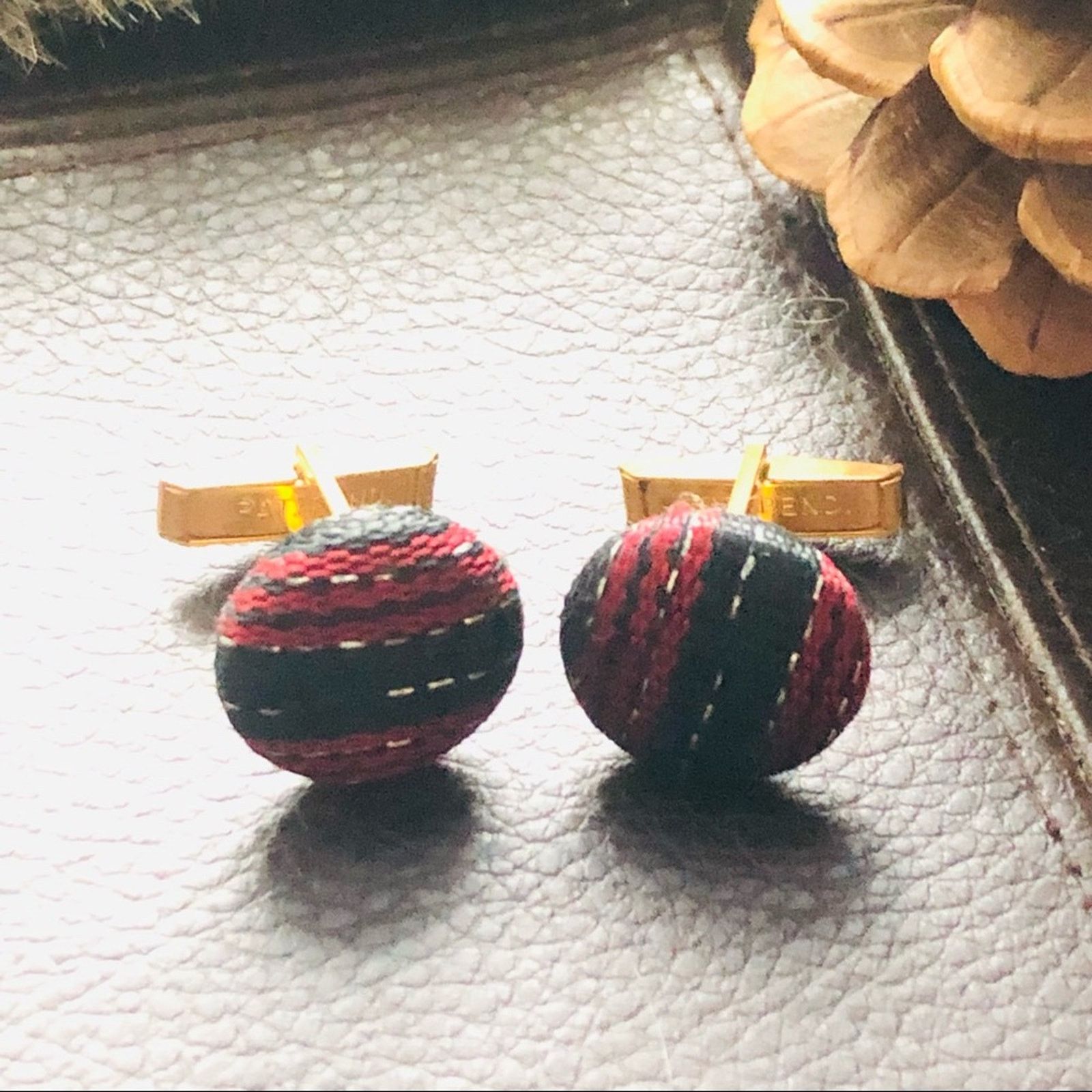 Vintage Vintage round red/black and silver fabric covered cuff links Size ONE SIZE - 2 Thumbnail