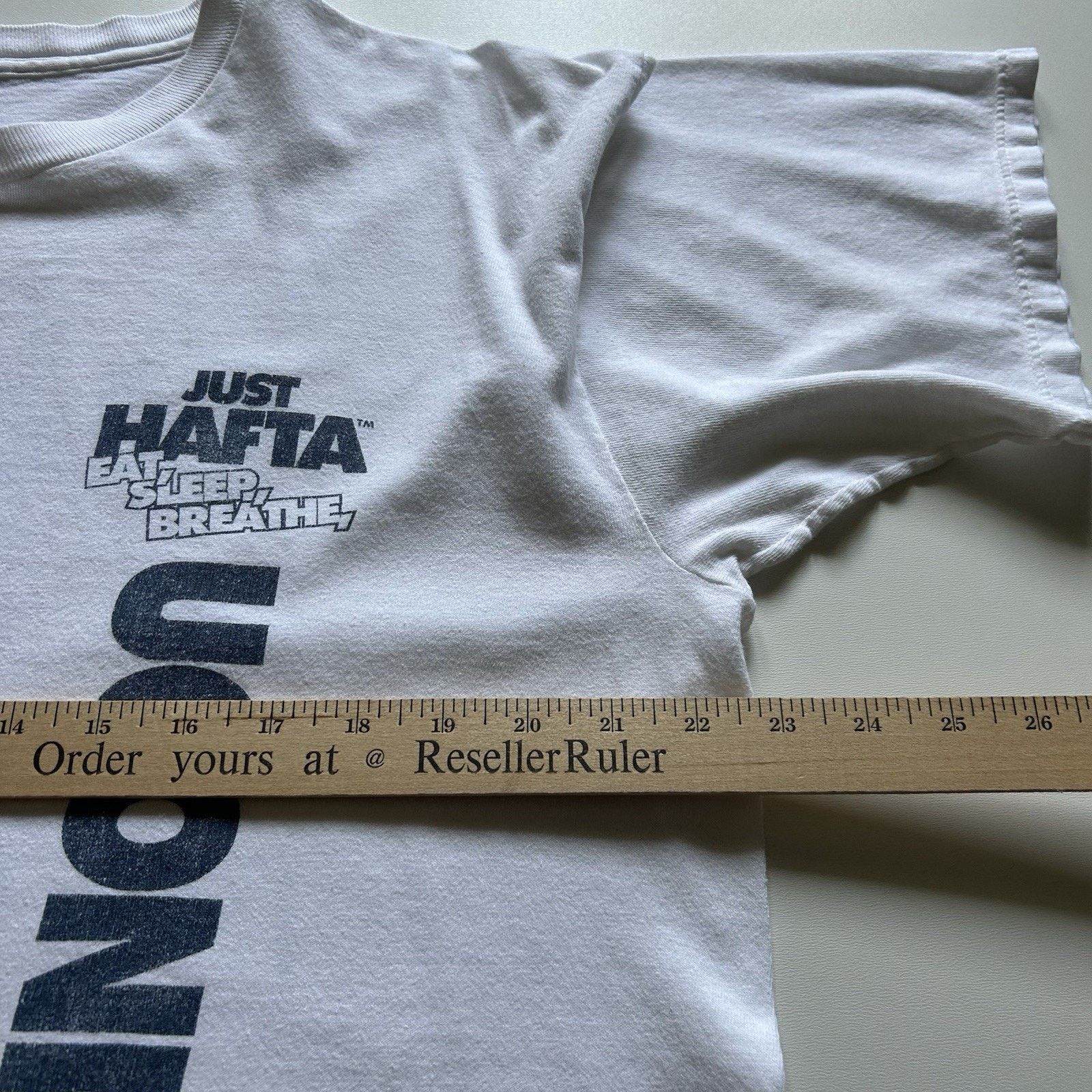 Fruit Of The Loom Vintage UConn Basketball T-Shirt Large Y2K NCAA College Art Size US L / EU 52-54 / 3 - 7 Thumbnail