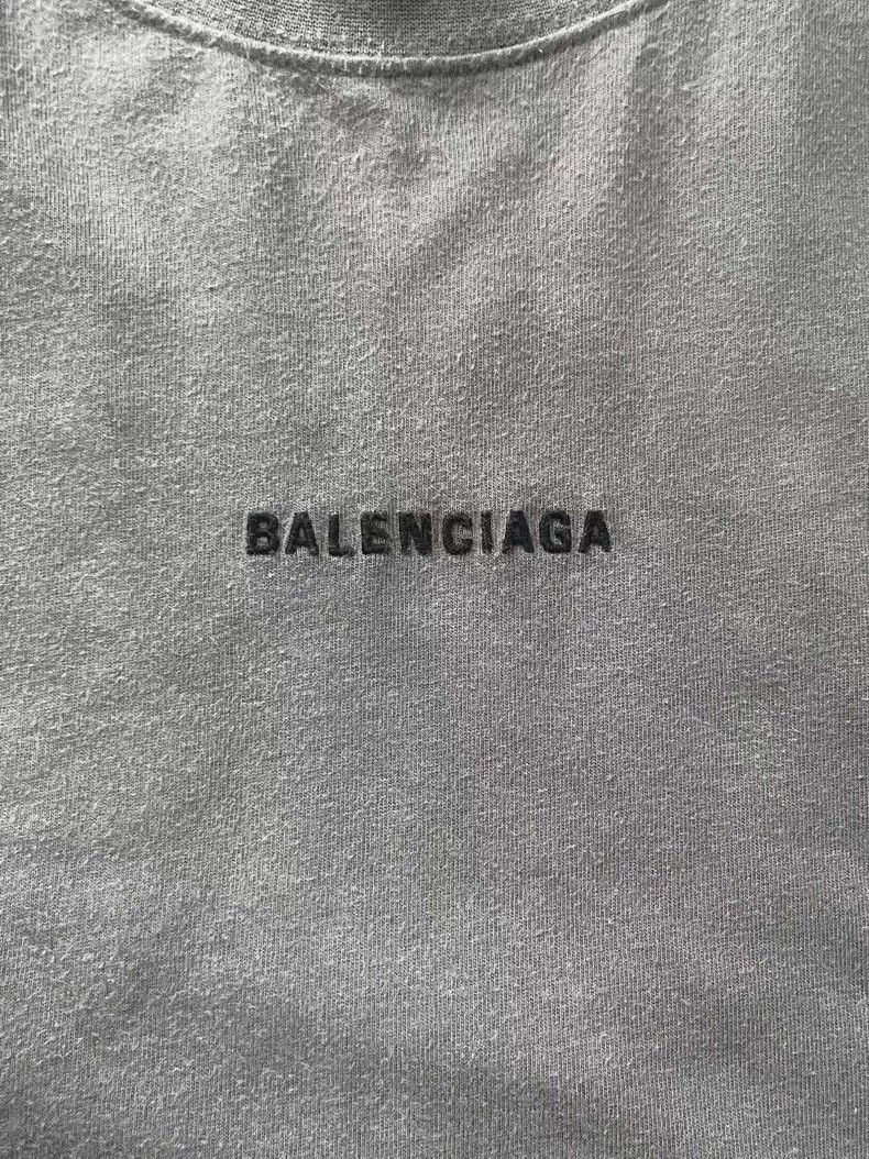 Balenciaga Balenciaga Solid Chest Logo Crew Neck Pullover Short Sleev Size US XL / EU 56 / 4 - 3 Thumbnail