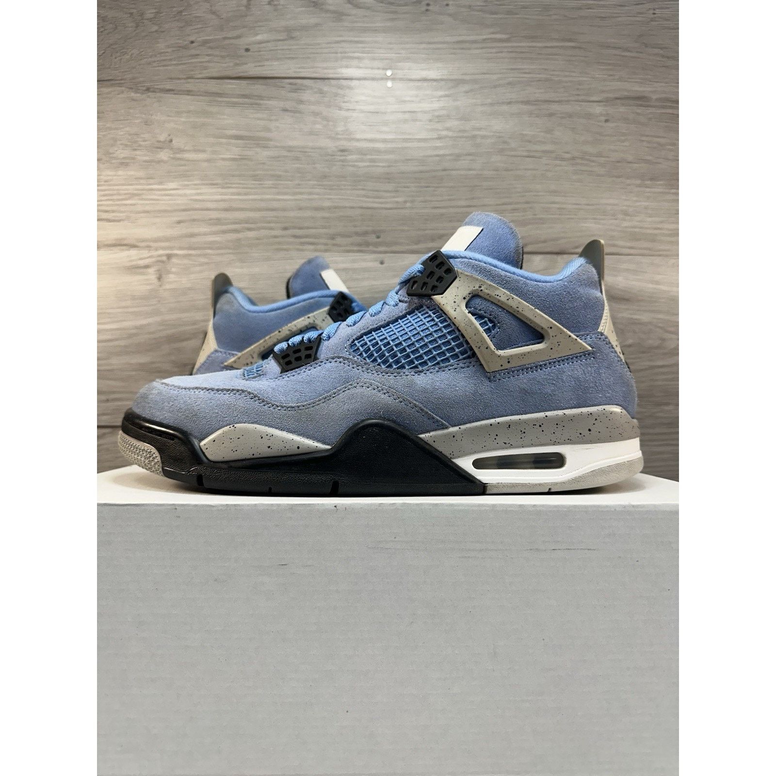 Jordan Brand Jordan 4 Retro University Blue - Size 10.5 Size US 10.5 / EU 43-44 - 1 Thumbnail
