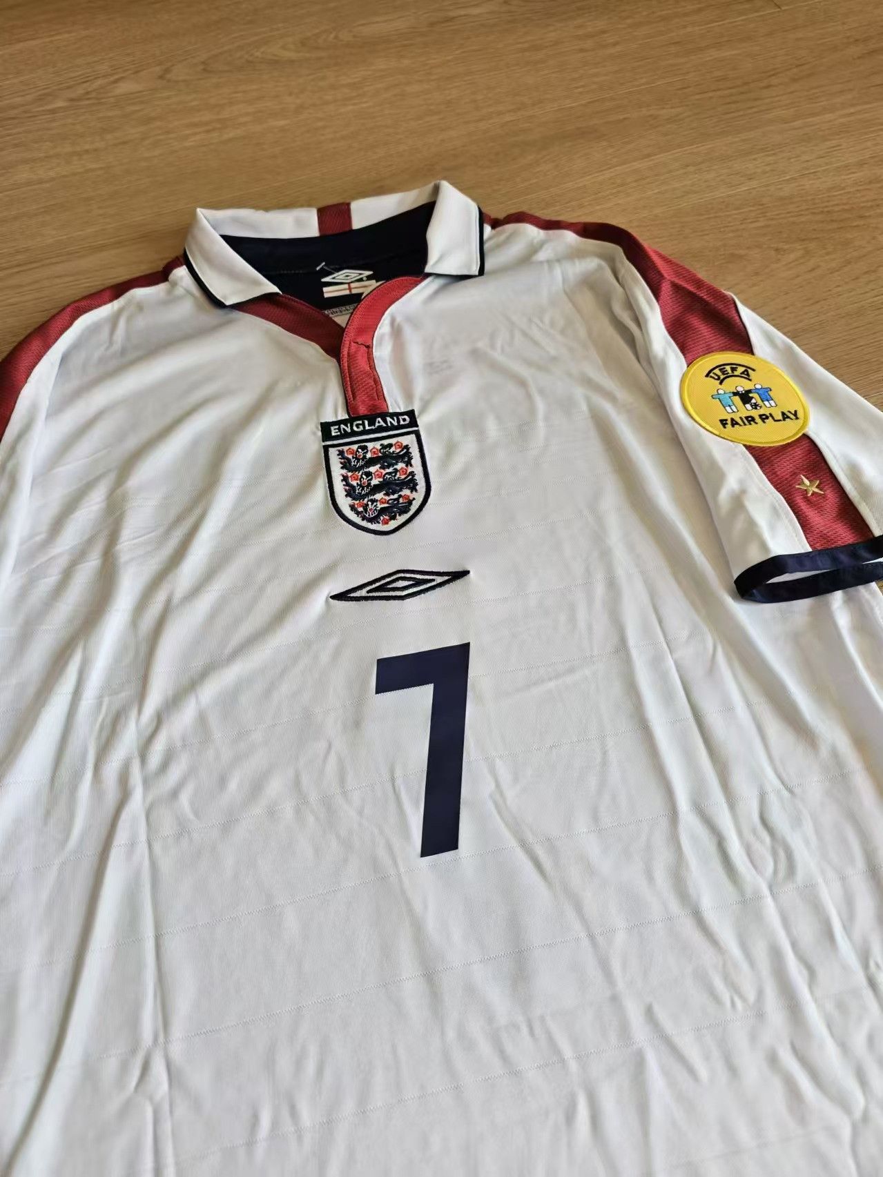 Umbro 2004 England #7 David Beckham Jersey Home Size US L / EU 52-54 / 3 - 4 Thumbnail