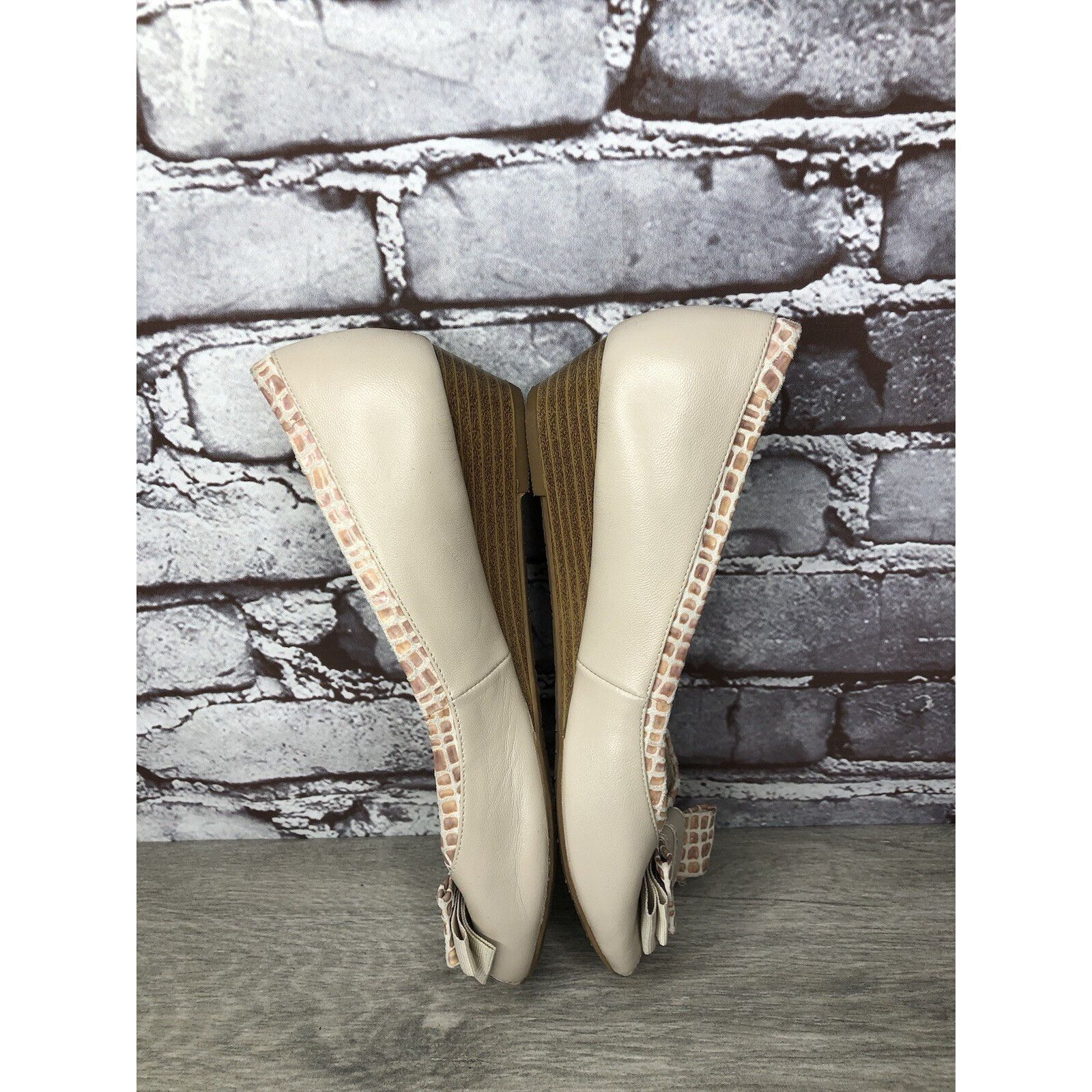 Other LE SAUNDA Ivory Leather Pink Croc Bow Peep Toe Wedges Women’ Size US 7.5 / IT 37.5 - 10 Thumbnail