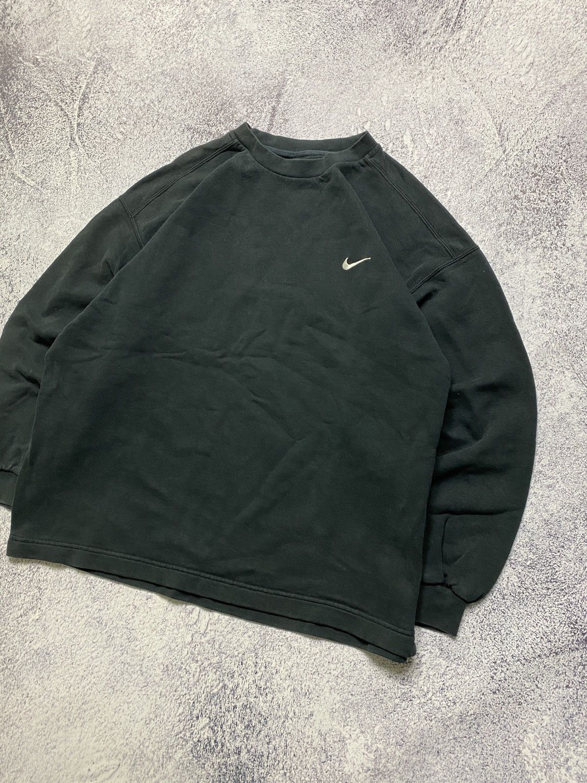 Nike × Vintage Nike Vintage Y2K Basic Mini Swoosh Logo Sweatshirt Boxy Fit Size US XL / EU 56 / 4 - 2 Thumbnail