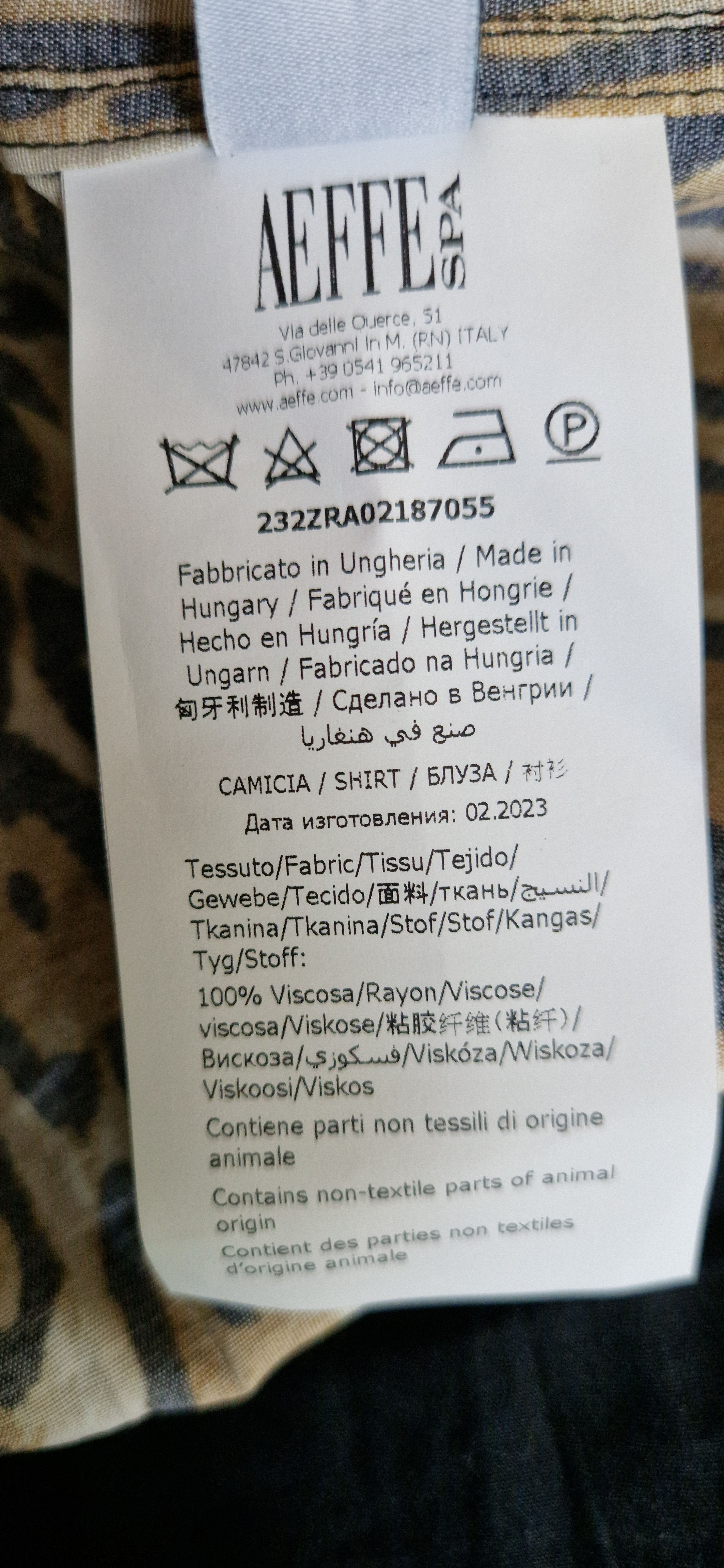 Moschino Moschino suze 48 italienne Size US M / EU 48-50 / 2 - 18 Thumbnail