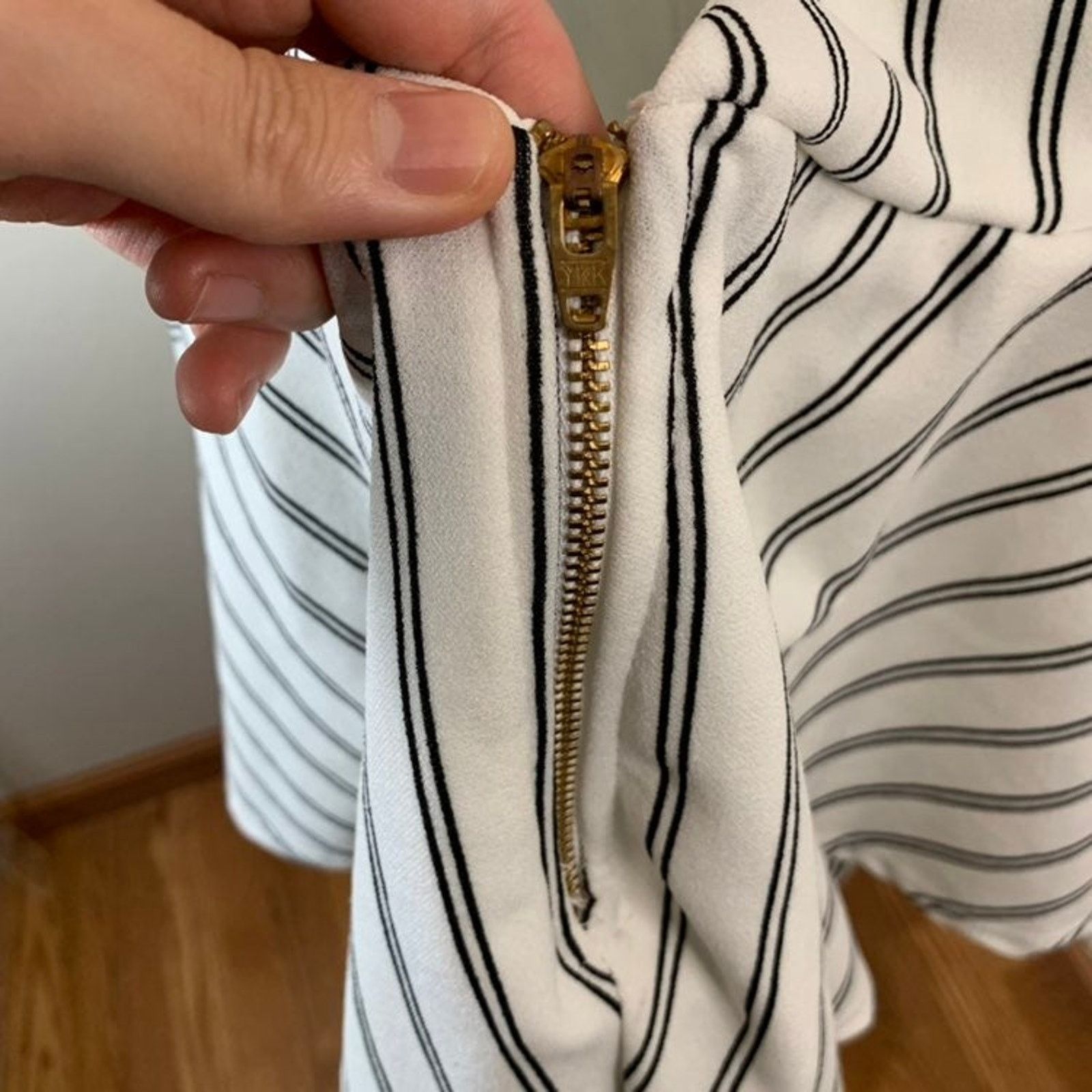 Other Cute white Striped Sleeveless jumpsuite size M Size 27" / US 4 / IT 40 - 8 Thumbnail