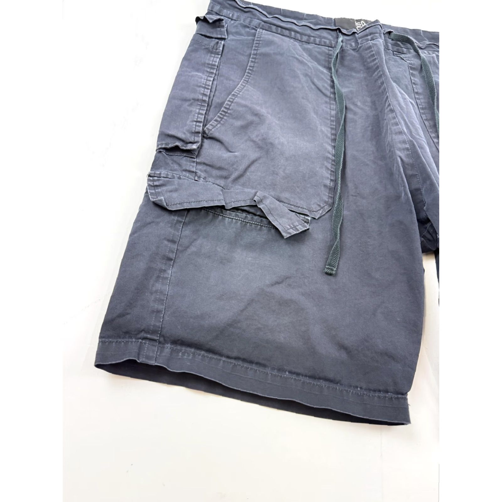 Vintage ISAORA Shorts Mens Medium Gray Cargo 9 Inseam Elastic Waist Drawstring Casual Size US 31 - 2 Thumbnail
