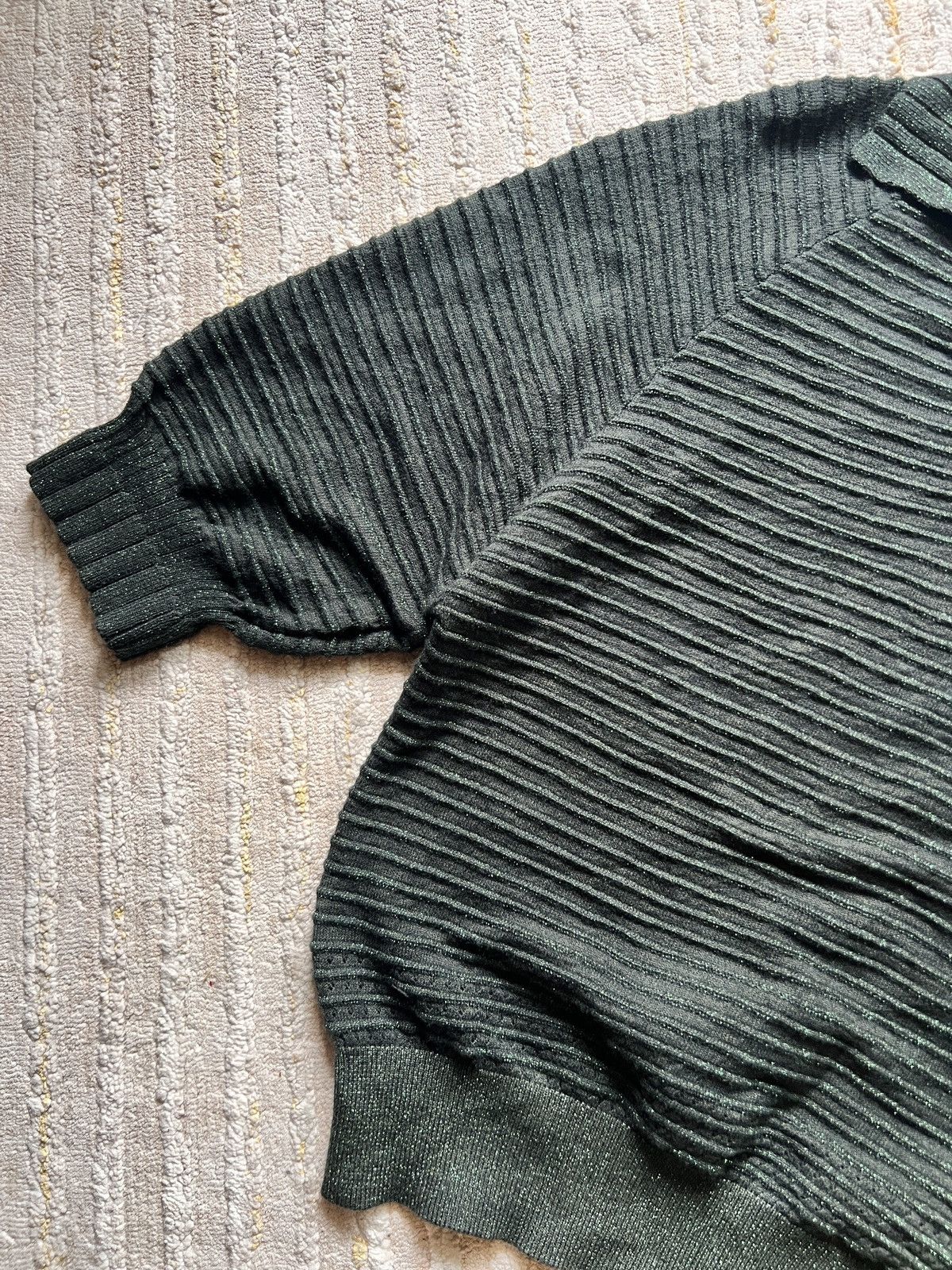 Karl Lagerfeld Karl Legerfeld Pleated Glitter Top/Sweater Size M / US 6-8 / IT 42-44 - 7 Thumbnail
