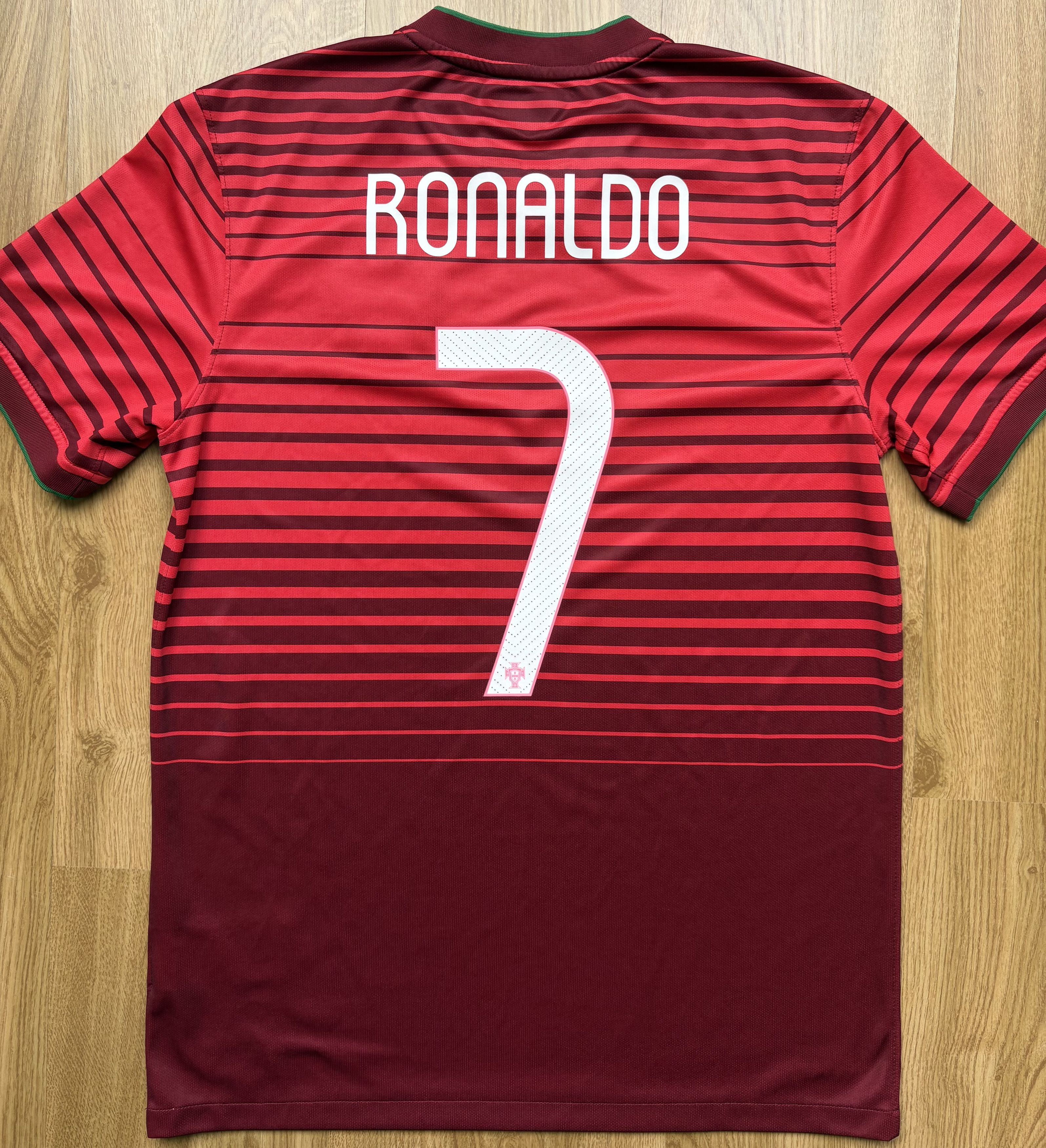 Nike Portugal 2014 Home Jersey – Ronaldo #7 – Size M – Nike Size US M / EU 48-50 / 2 - 1 Thumbnail