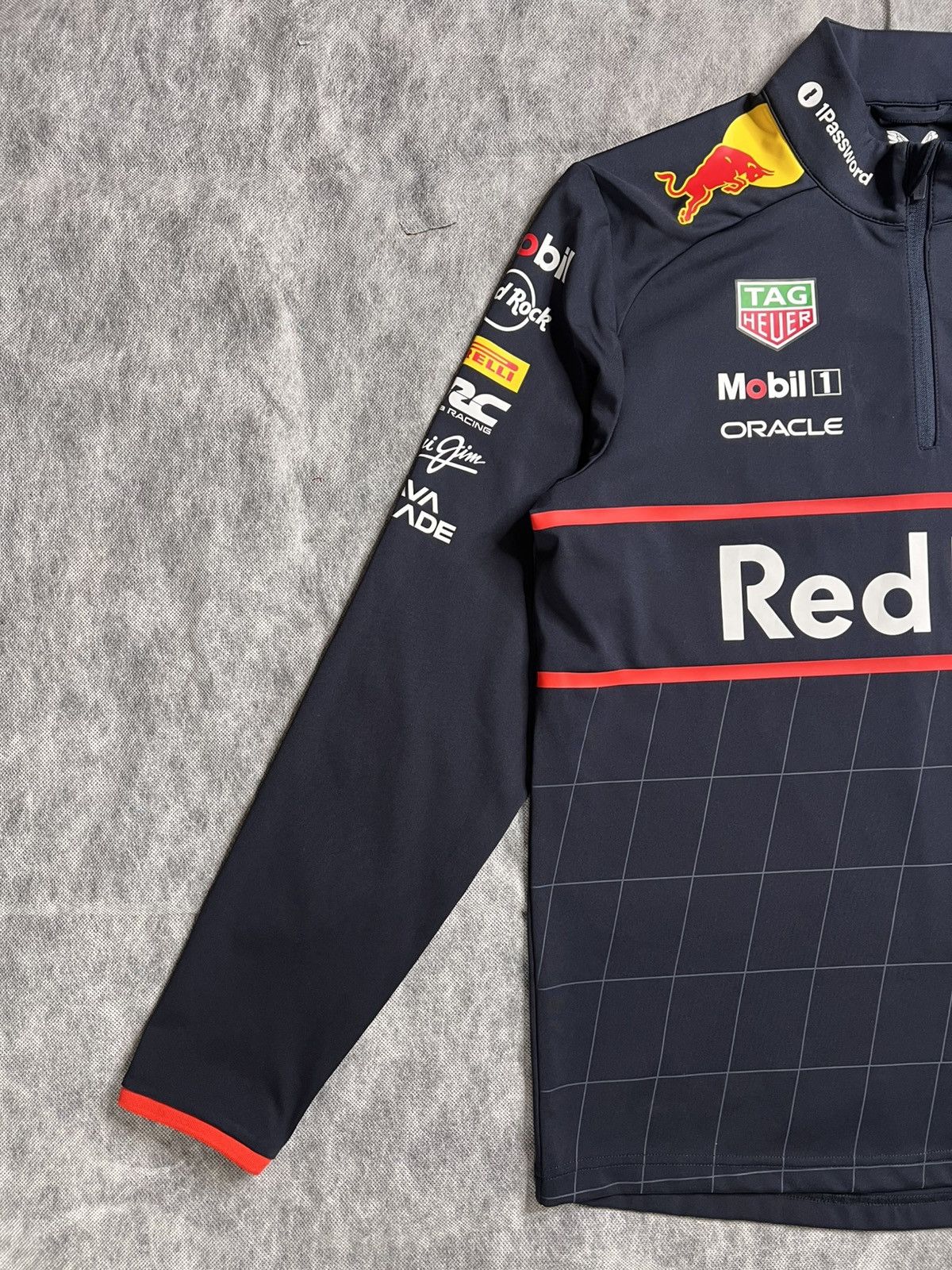 Castore Oracle Red Bull Racing 2025 Team 1/4 3 Zip Midlayer Castore Size US M / EU 48-50 / 2 - 3 Thumbnail