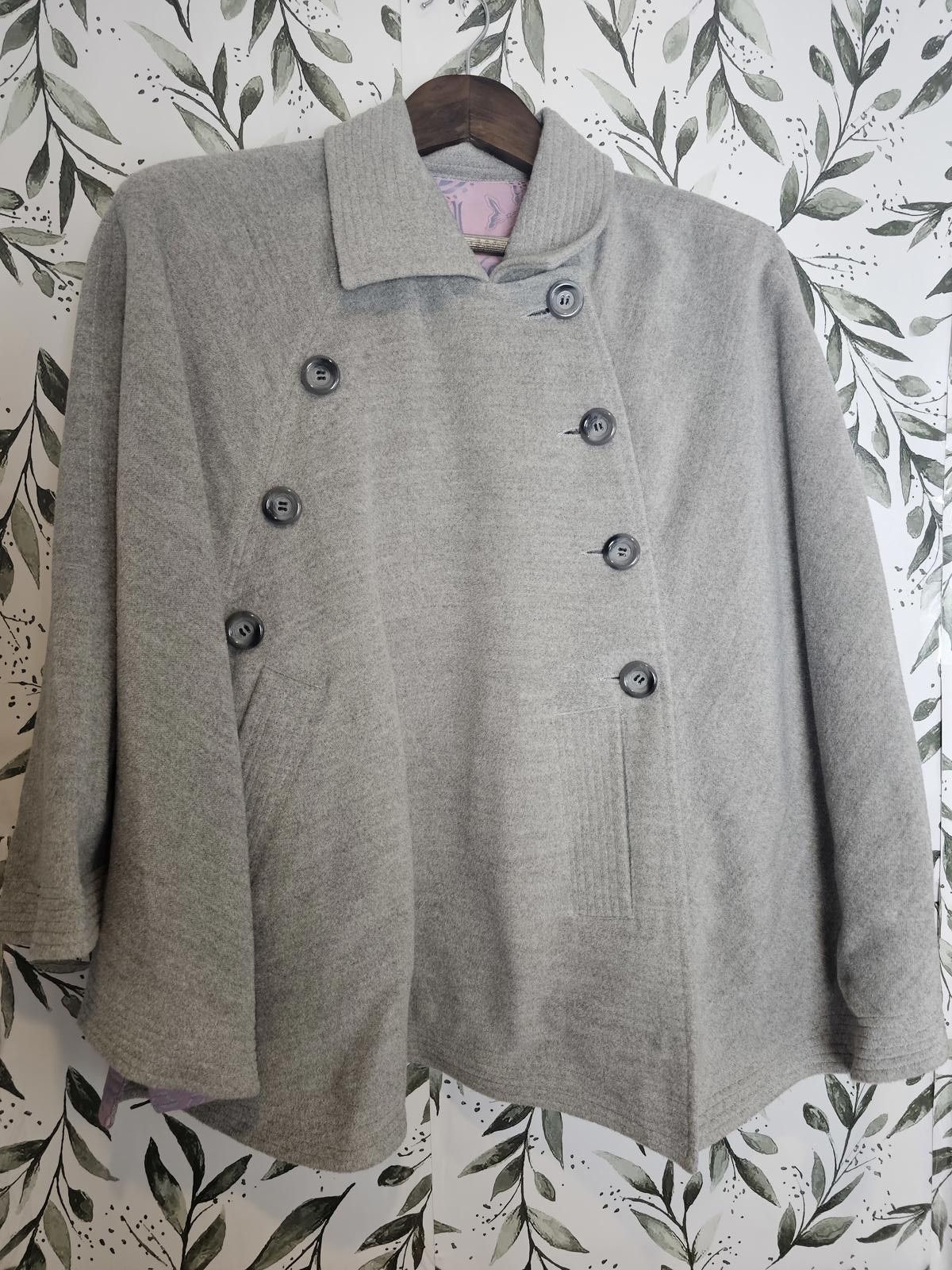 Unknown London Cape Jacket Gray Womens One Size Satin Lining [COPY] Size ONE SIZE - 1 Thumbnail