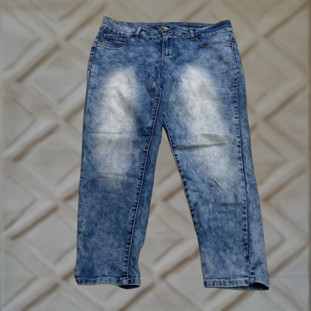 Denime Blue Savvy Jeans Womens 16 Denim Stone Washed Stretch Two Button Mid Rise 39x26 5-Pocket Design Size 38" / US 16 / IT 52 - 1 Thumbnail
