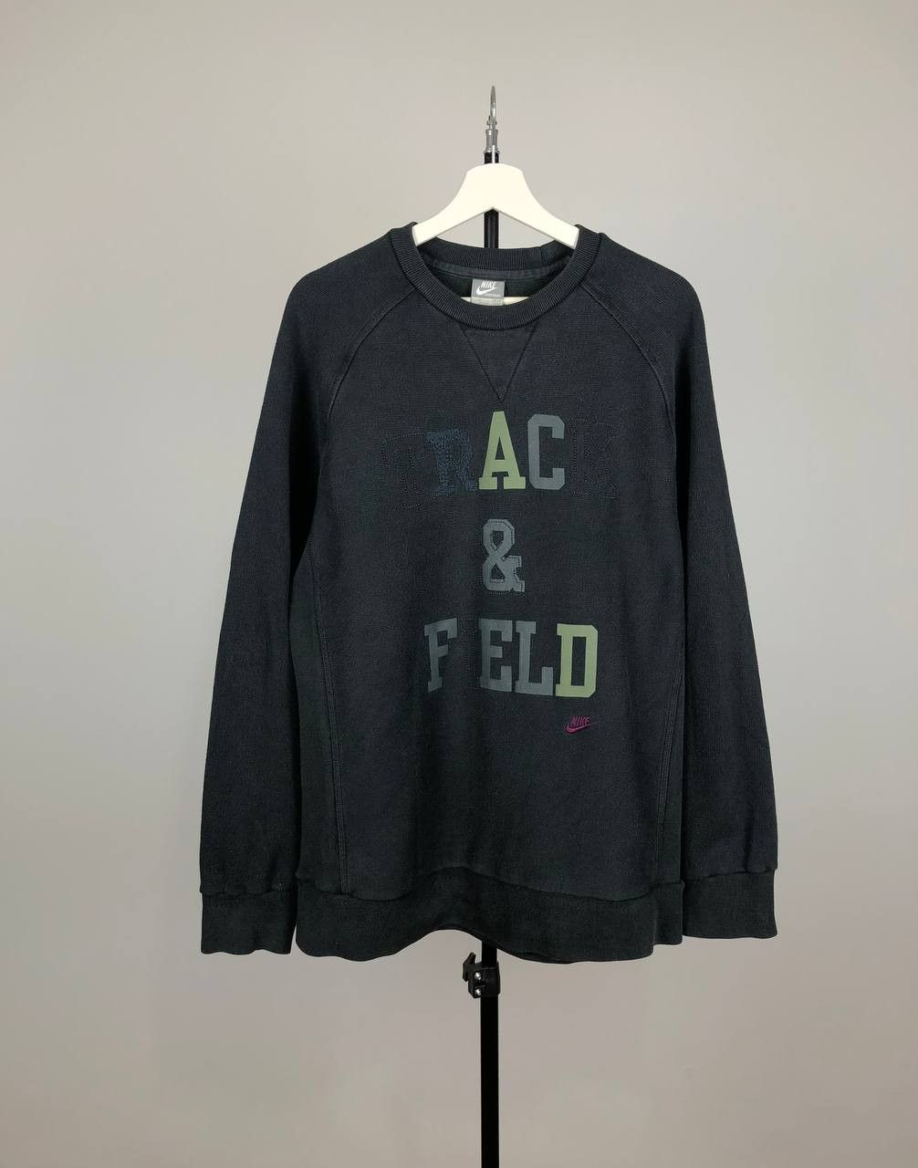 Nike Nike Sweatshirt Crewneck Vintage Center Logo size XL Size US XL / EU 56 / 4 - 1 Thumbnail