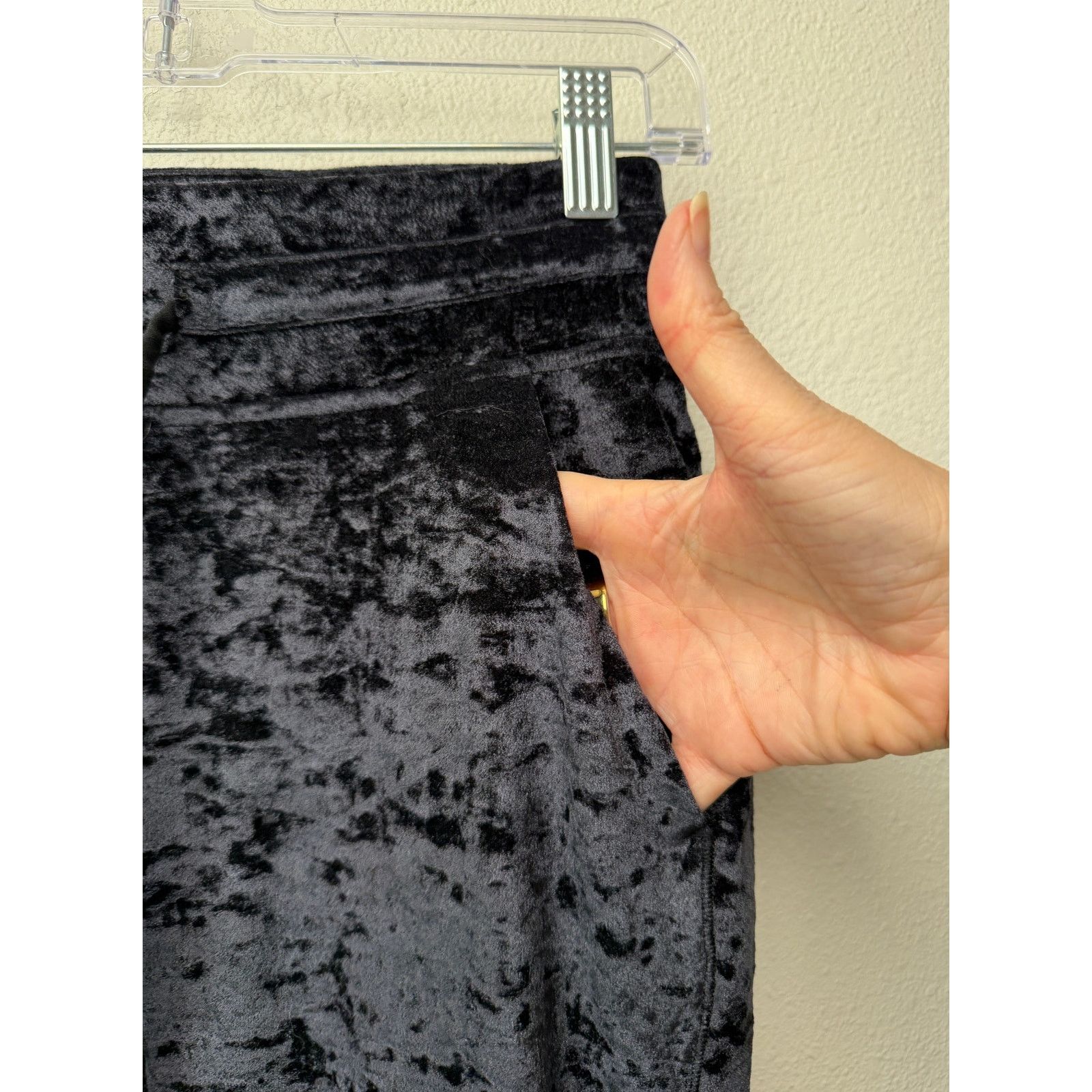 Lululemon Lululemon Ready to Crush Velvet Jogger Pants Black Women's 4 Size 27" / US 4 / IT 40 - 3 Thumbnail