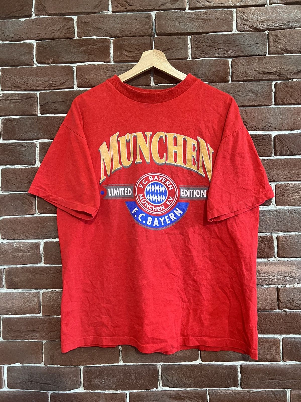 Vintage Rare vintage 90s Bayern Munchen Fc Tshirt Soccer Football Size US L / EU 52-54 / 3 - 1 Thumbnail