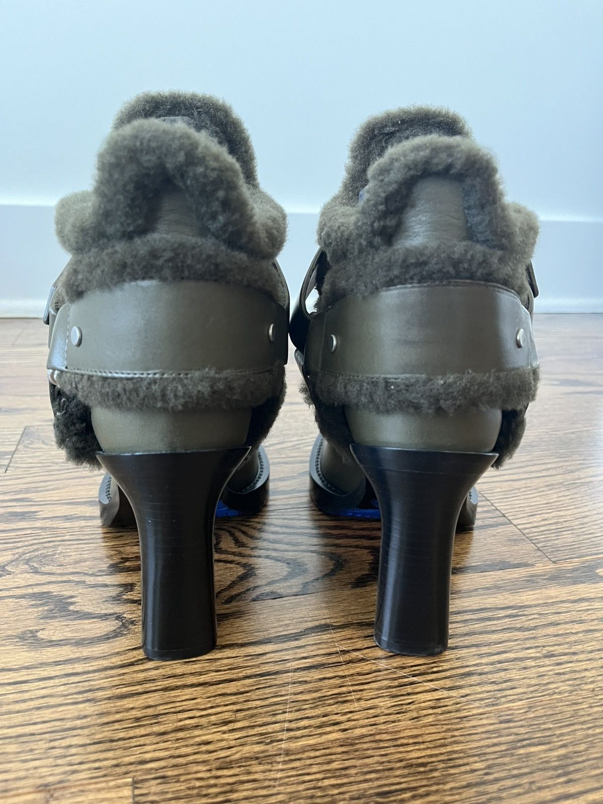 Burberry Burberry Leather and Shearling Cosy Stirrup Boots Size US 7 / IT 37 - 17 Thumbnail