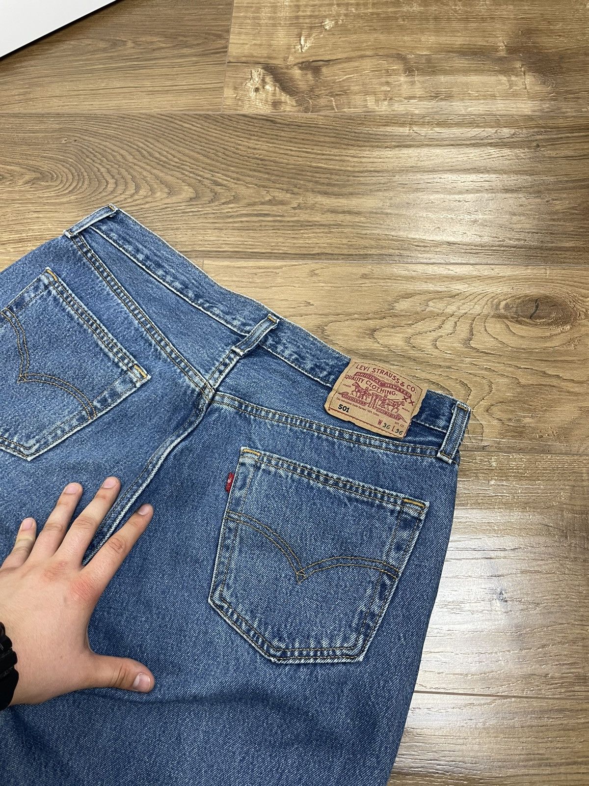 Levi's × Vintage Vintage Levi’s 501 Red Tab Made in UK Blue Stonewashed Jeans Size US 36 / EU 52 - 15 Thumbnail