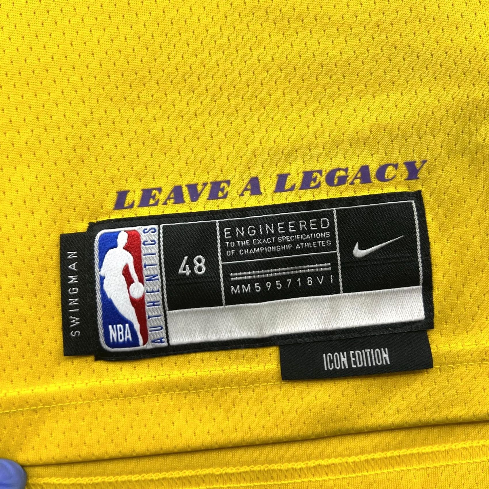 Nike Nike LA Lakers Lebron James 2023 Basketball Jersey Mens Large Icon Edition Swingman Yellow Size US L / EU 52-54 / 3 - 7 Thumbnail