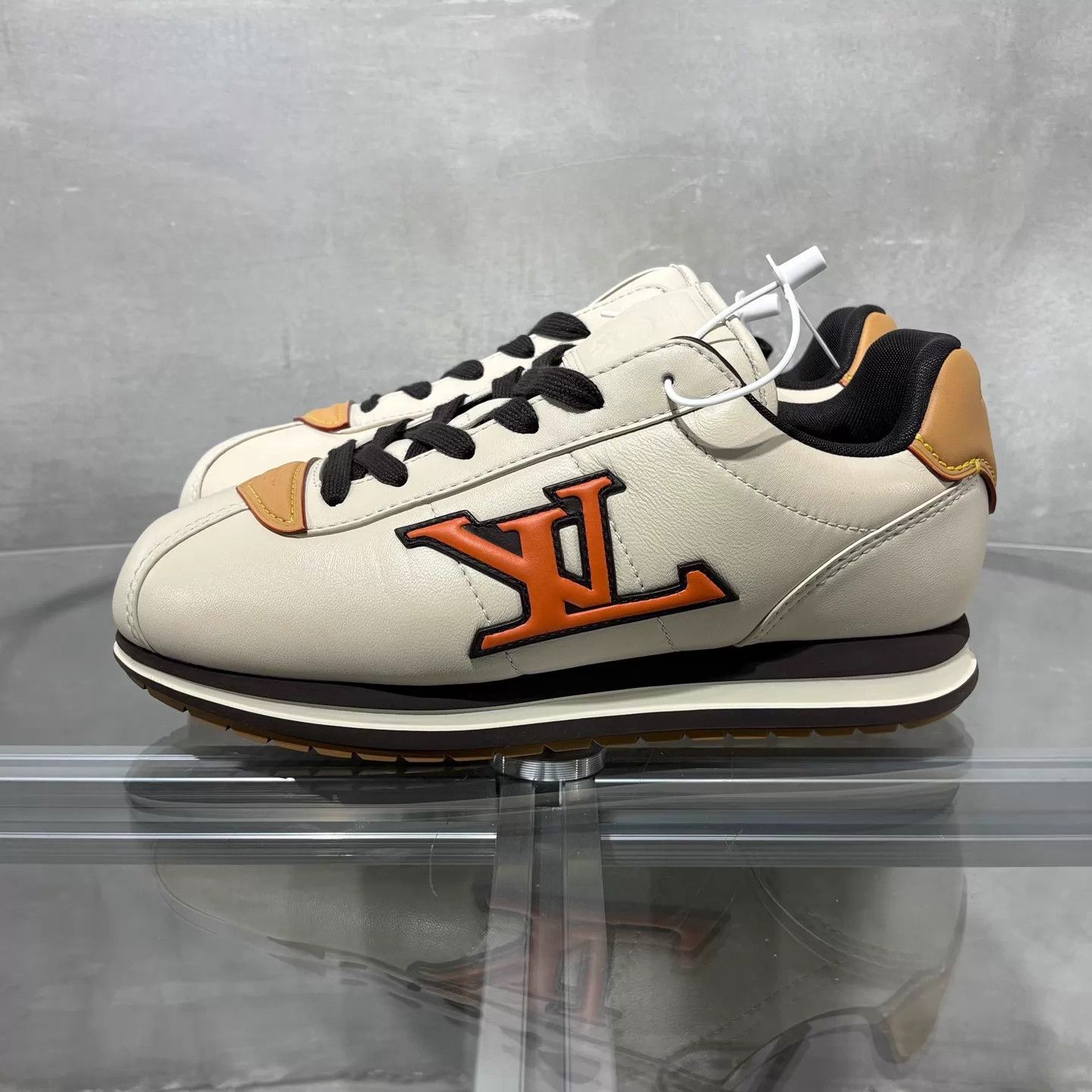 Louis Vuitton LV Buttersoft Beige Sneaker Size US 8 / EU 41 - 3 Thumbnail