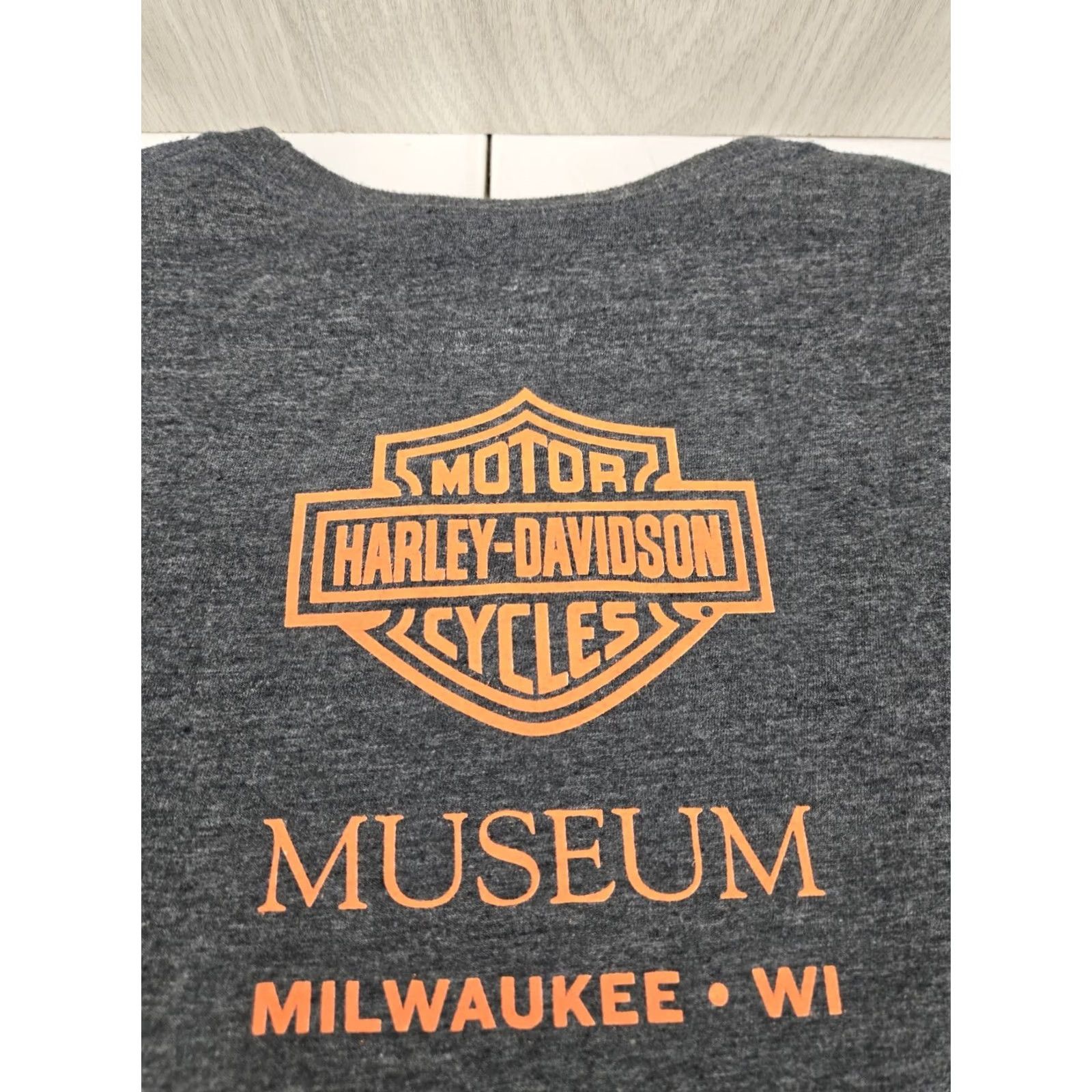 Harley Davidson VINTAGE Harley-Davidson Museum Skull T Shirt Women’s Medium Milwaukee WI Biker Tee Size M / US 6-8 / IT 42-44 - 4 Thumbnail