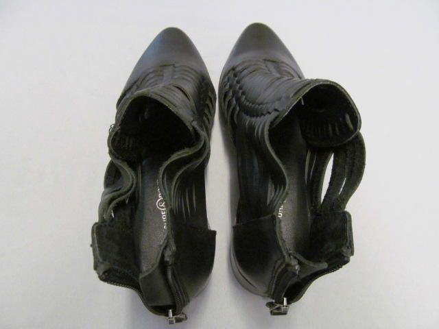 Treasure & Bond Treasure and Bond Black Heeled Ankle Boots with Zip Closure Size US 5.5 / IT 35.5 - 6 Thumbnail