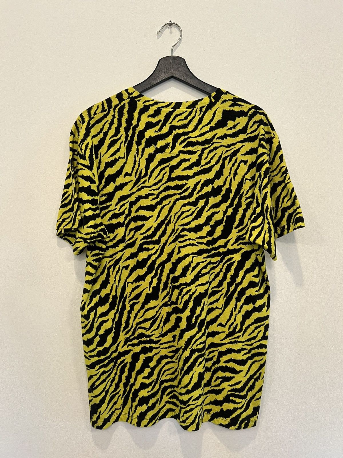 Gucci GUCCI - Vintage Neon Zebra Print Logo Size US S / EU 44-46 / 1 - 8 Thumbnail