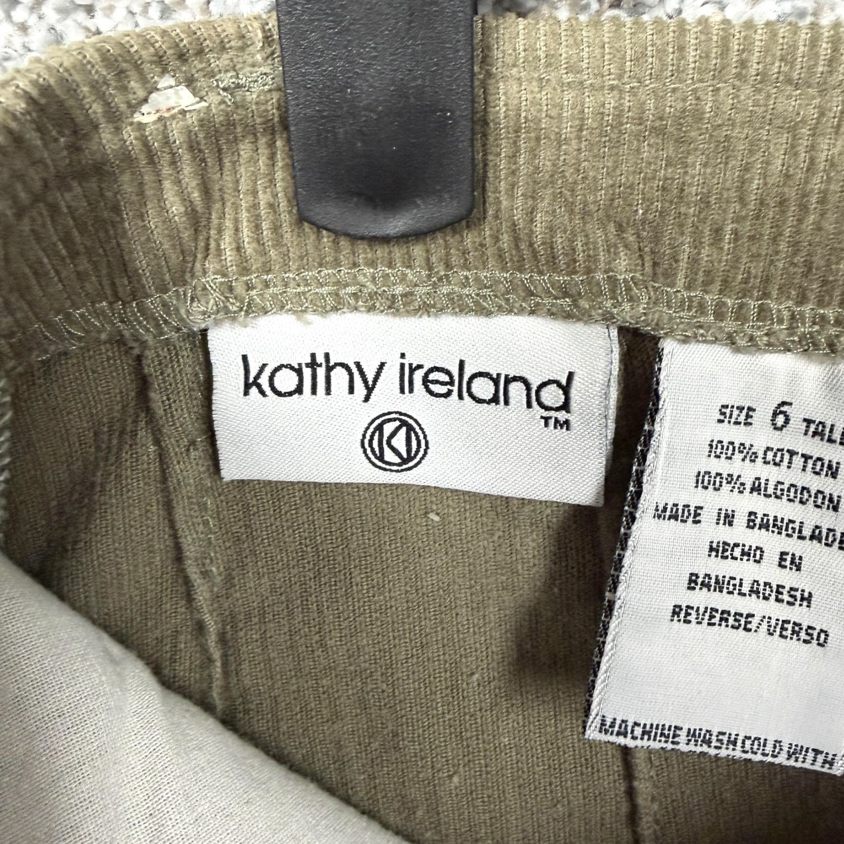 Vintage VTG Kathy Ireland Skirt 6 Tall Green Corduroy Knee Length Vintage Women’s Size 28" / US 6 / IT 42 - 6 Thumbnail