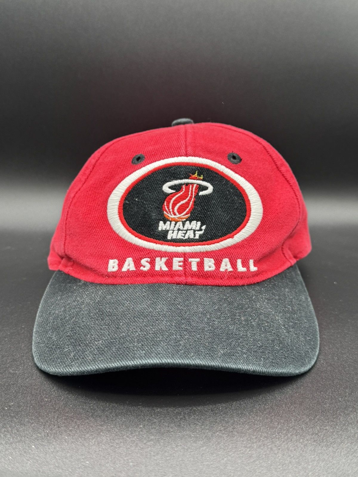Vintage Vintage 1990s Drew Pearson NBA Miami Heat SnapBack Hat Size ONE SIZE - 1 Thumbnail