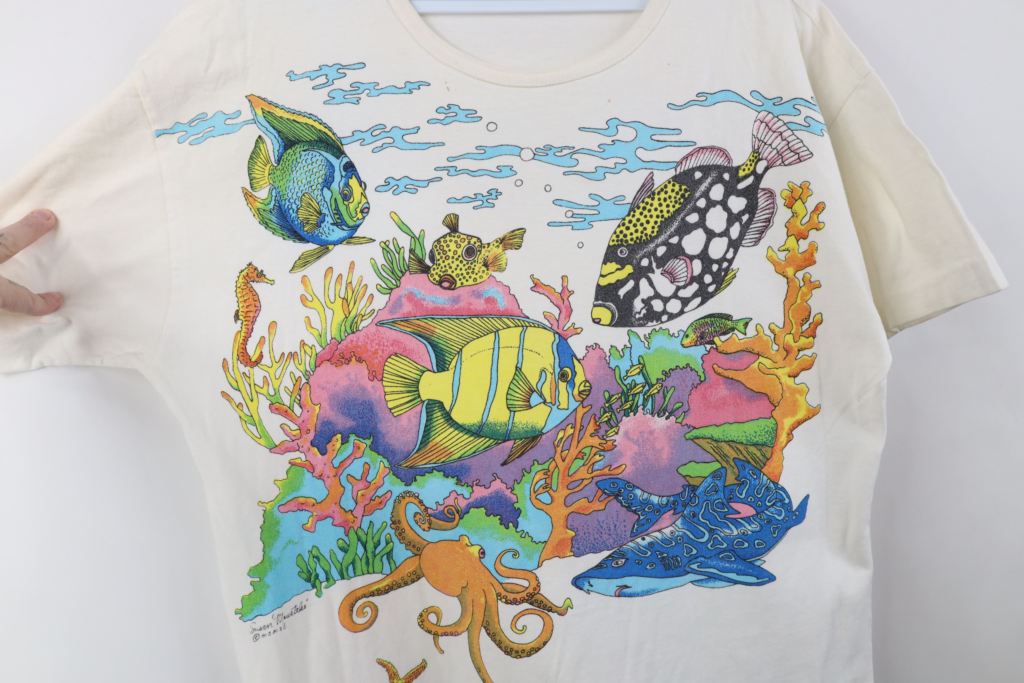 Vintage Vintage 90s Streetwear Cayman Islands Beach Pocket T-Shirt Size ONE SIZE - 4 Thumbnail