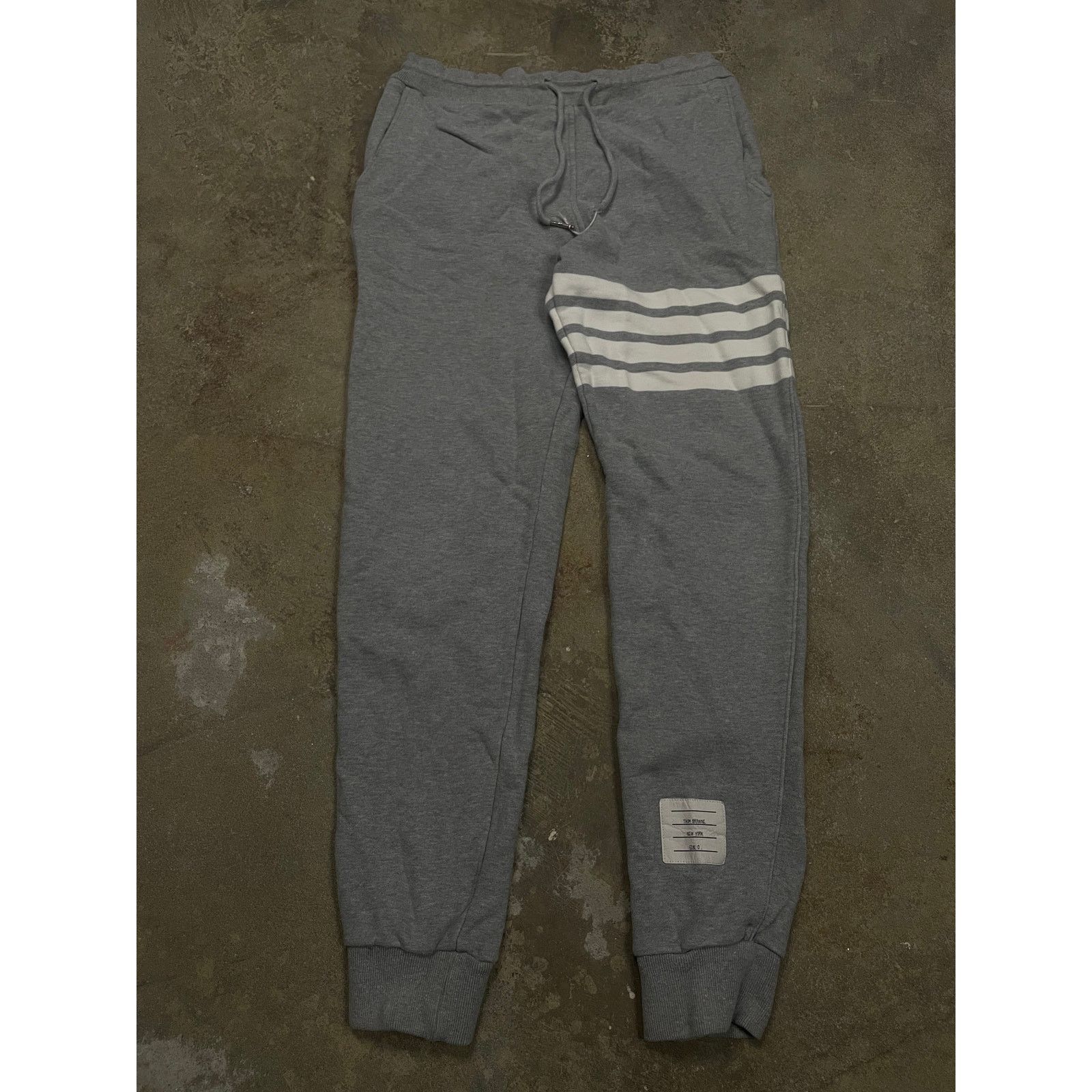Thom Browne Thom Browne Sweats Grey Used 0 (XS) Size 25" / US 0 / IT 36 - 1 Thumbnail