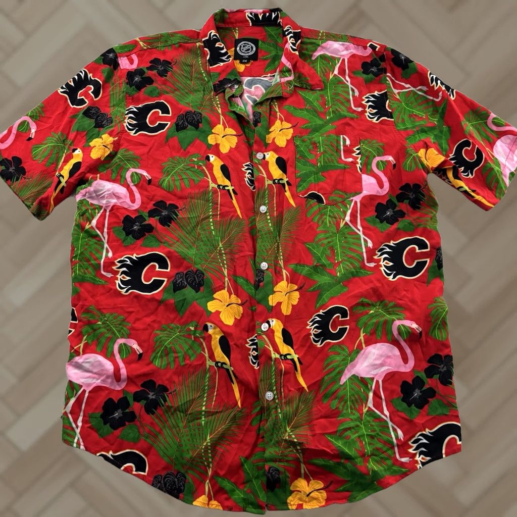NHL NHL Calgary Flames Hawaiian Short Sleeve Button Up Shirt Men 2XL Red Size US XXL / EU 58 / 5 - 1 Thumbnail