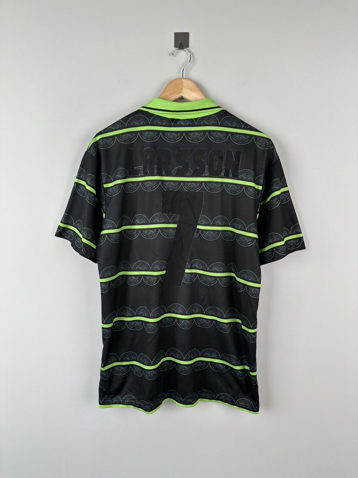 Umbro 90s Vintage Umbro Celtic National Team Jersey 1998-1990 Size US L / EU 52-54 / 3 - 5 Thumbnail