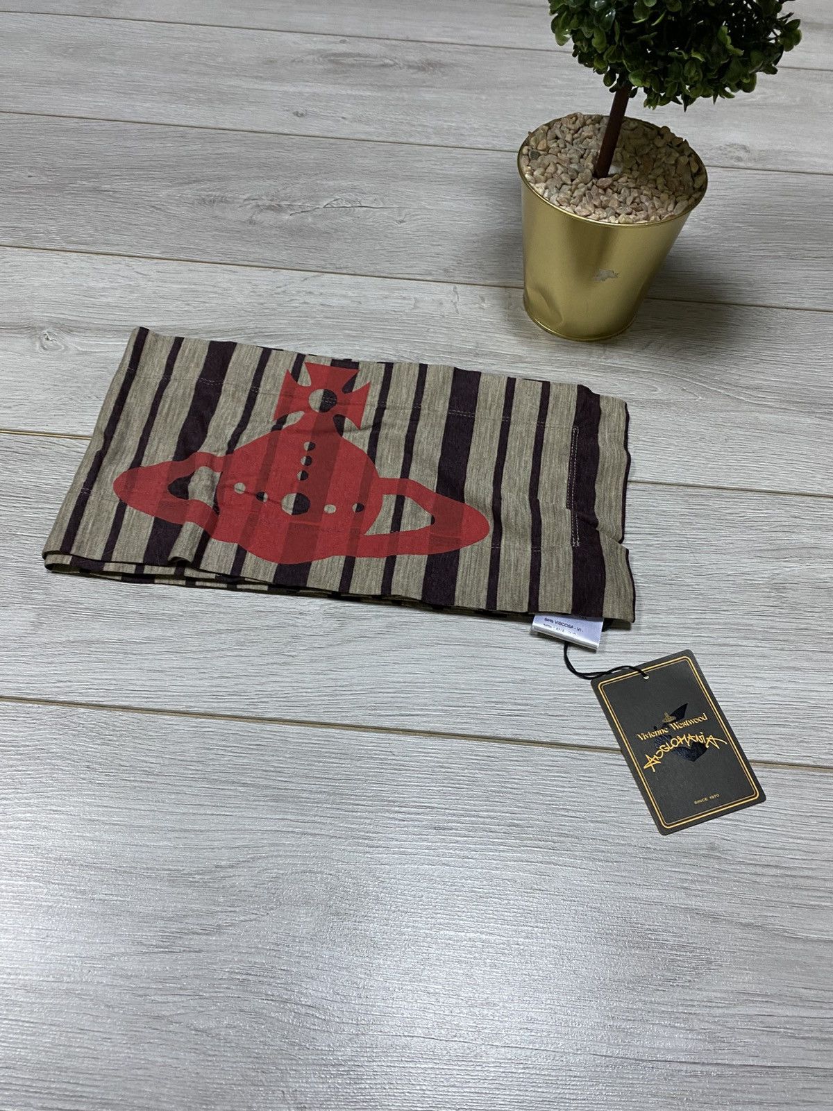 Vivienne Westwood Vivienne Westwood very long 🪐 wool scarf Big Orb logo print Size ONE SIZE - 3 Thumbnail