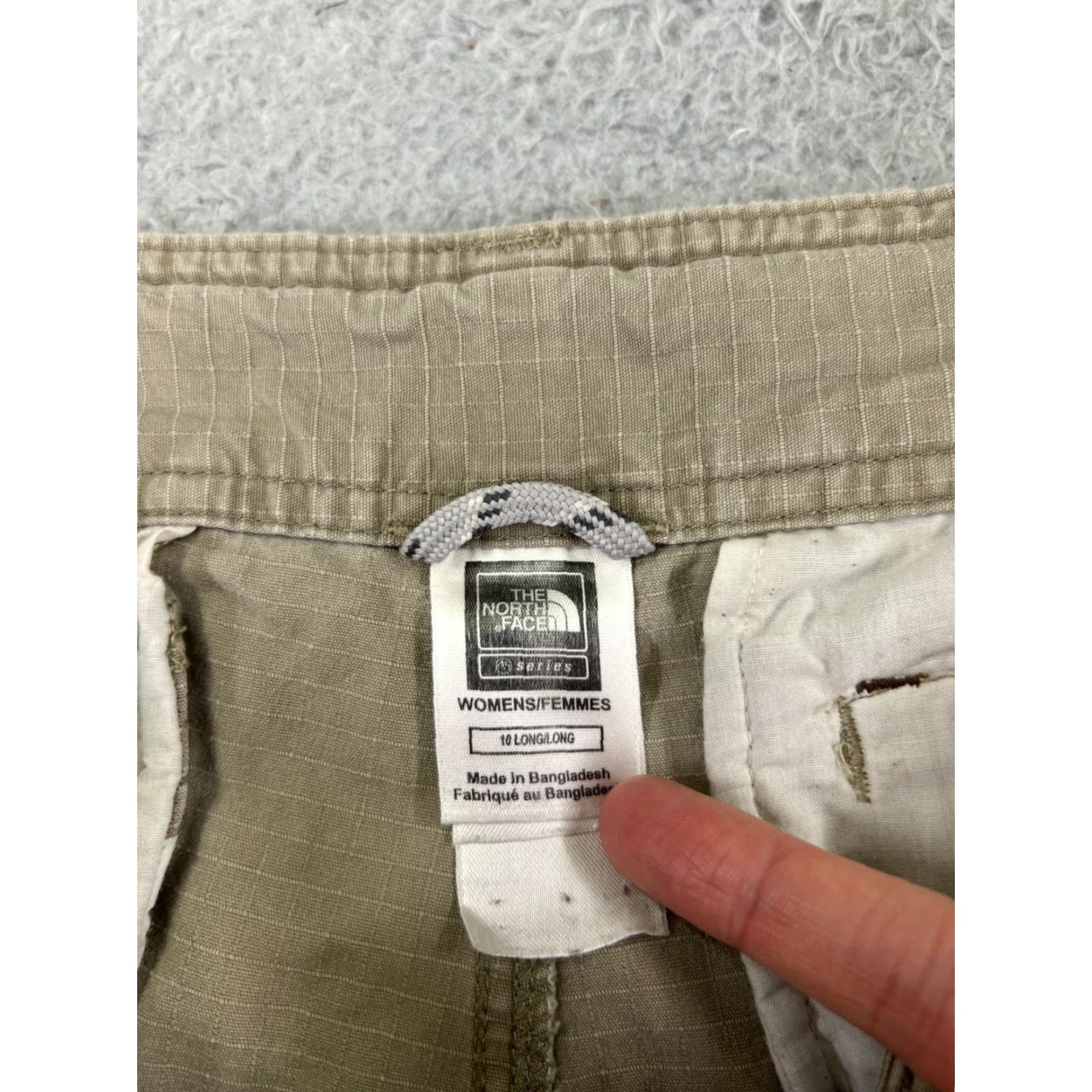The North Face The North Face Cargo Shorts Womens 10 Regular Beige Cotton Hiking Outdoor Size 32" / US 10 / IT 46 - 7 Thumbnail