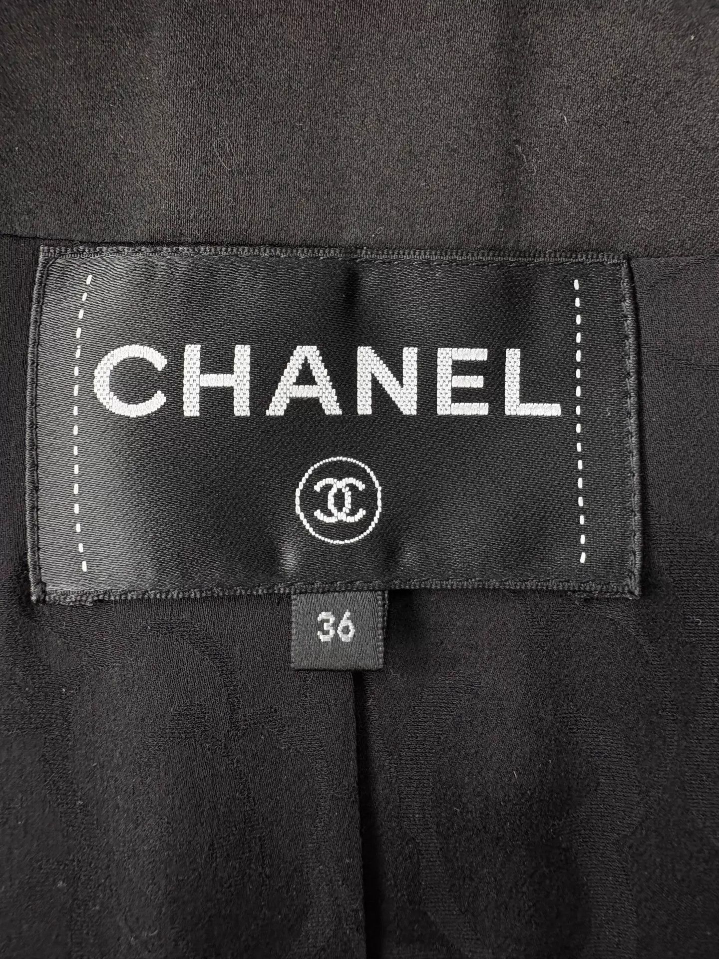Chanel Chanel 17 houndstooth tweed jacket 36 near new Size XS / US 0-2 / IT 36-38 - 5 Thumbnail
