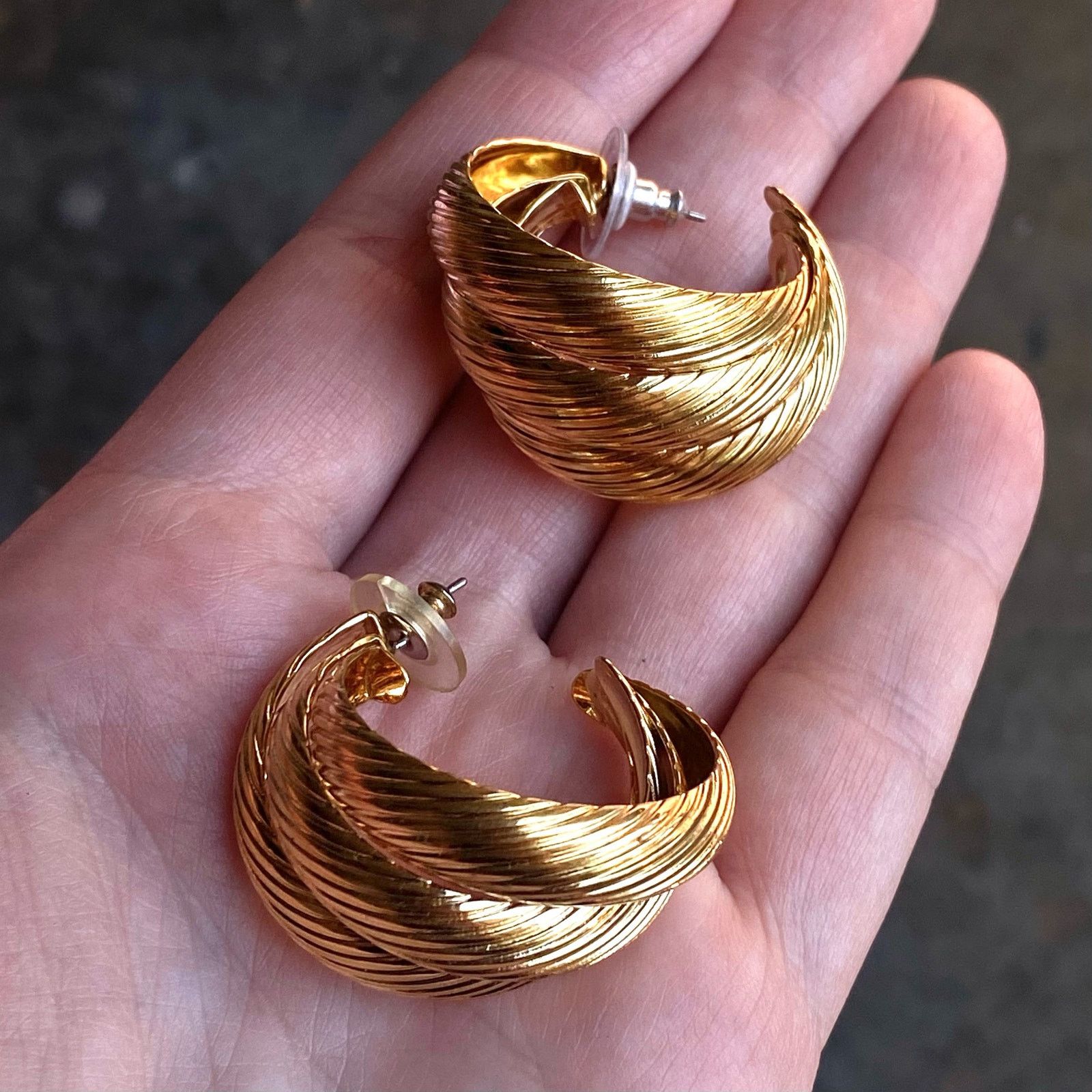 Vintage Vtg 80s Gold Tone Chunky Hoop Earrings Size ONE SIZE - 1 Thumbnail
