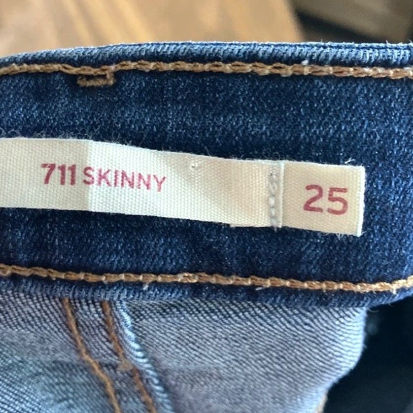 Levi's Levis 711 Womens Jeans Blue Denim Mid Rise Distressed Skinny Stretch 25 Jeans Women Blue Distressed Skinny 711 Mid Rise 25 Size 42" / US 20 - 4 Thumbnail