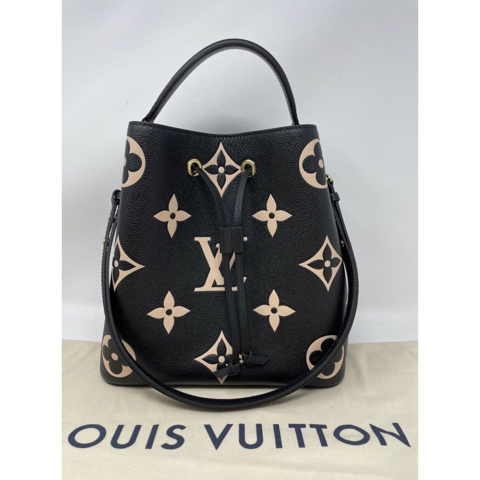 Louis Vuitton Louis Vuitton NéoNoé Shoulder Bag MM Black Leather Size ONE SIZE - 4 Thumbnail